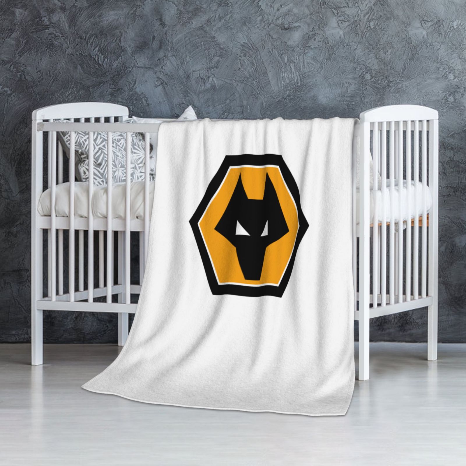 Wolverhampton Wanderers Flannel Blanket FLB1553 - Soccerfana
