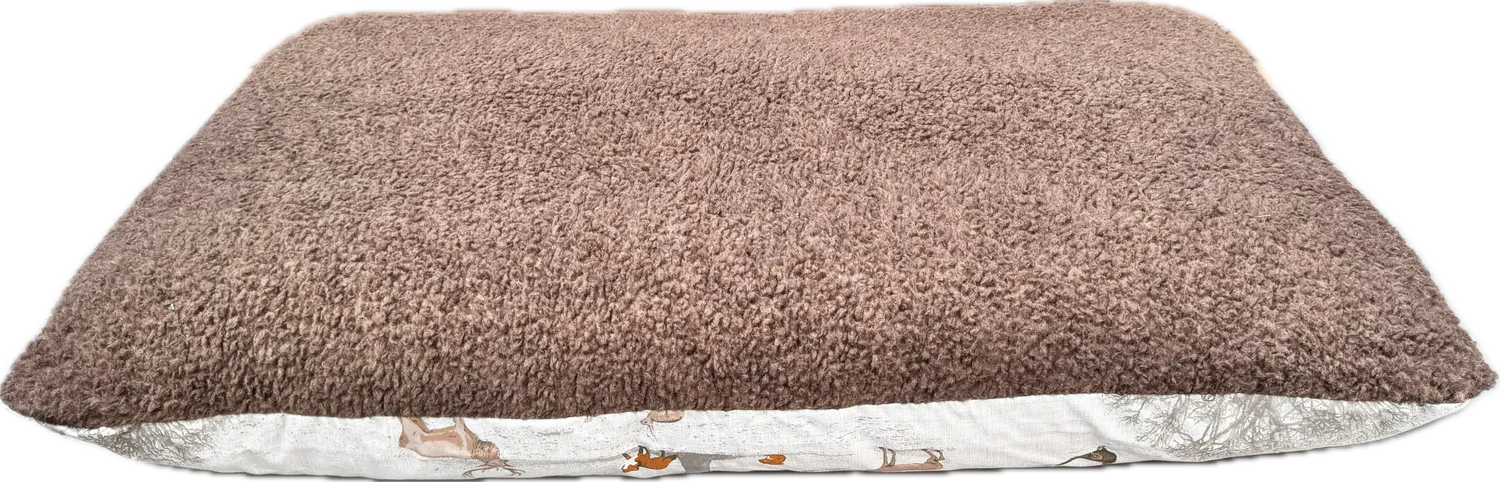 Snug & Cosy Woodland Dog Lounger