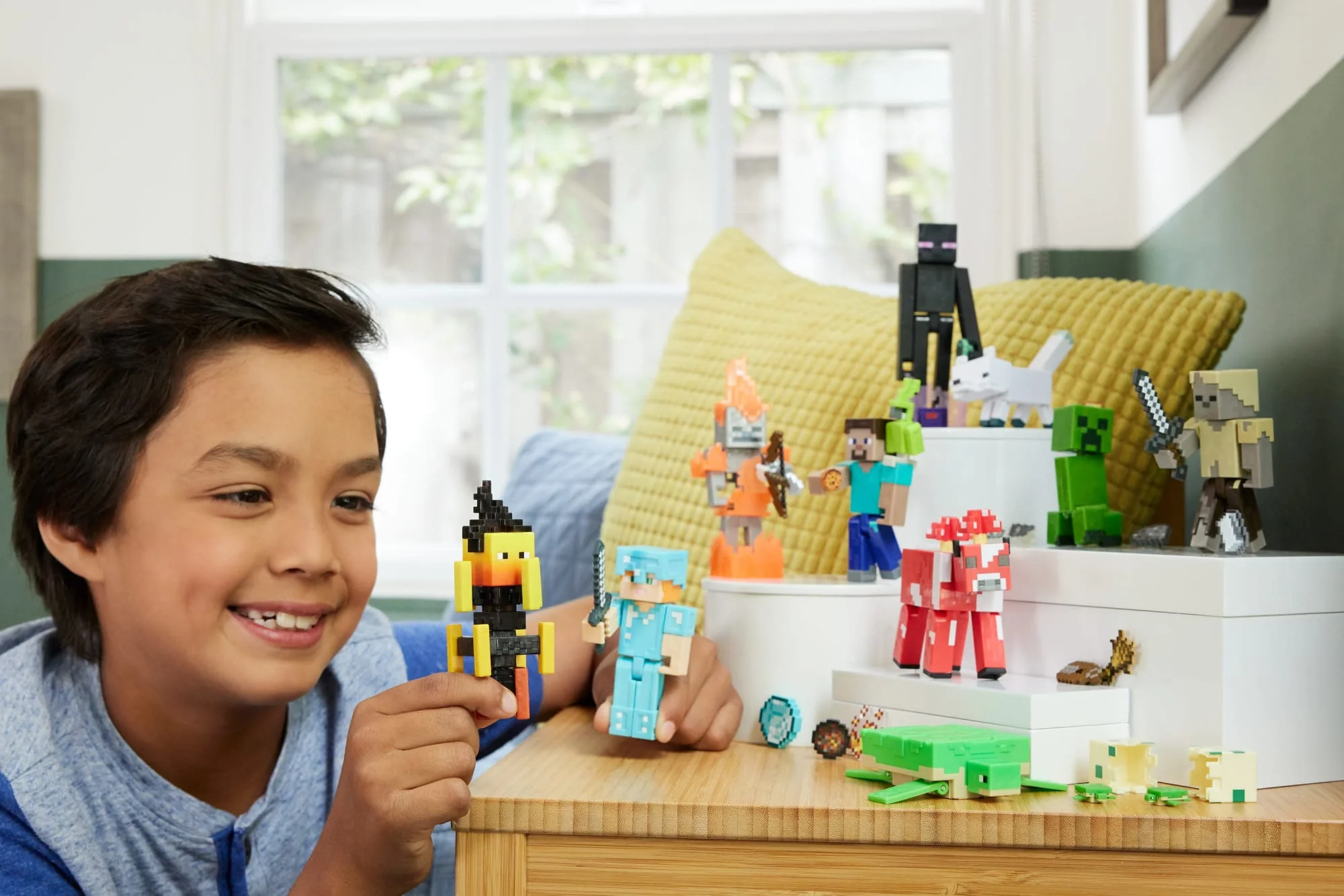 Minecraft Action Figures & Accessories Collection, 3.25-in Scale & Pixelated Design (Characters May Vary)