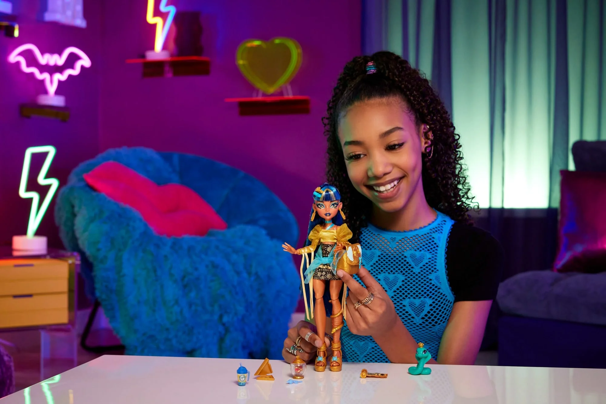 Monster High Cleo De Nile Fashion Doll With Pet Hissette And Accessories