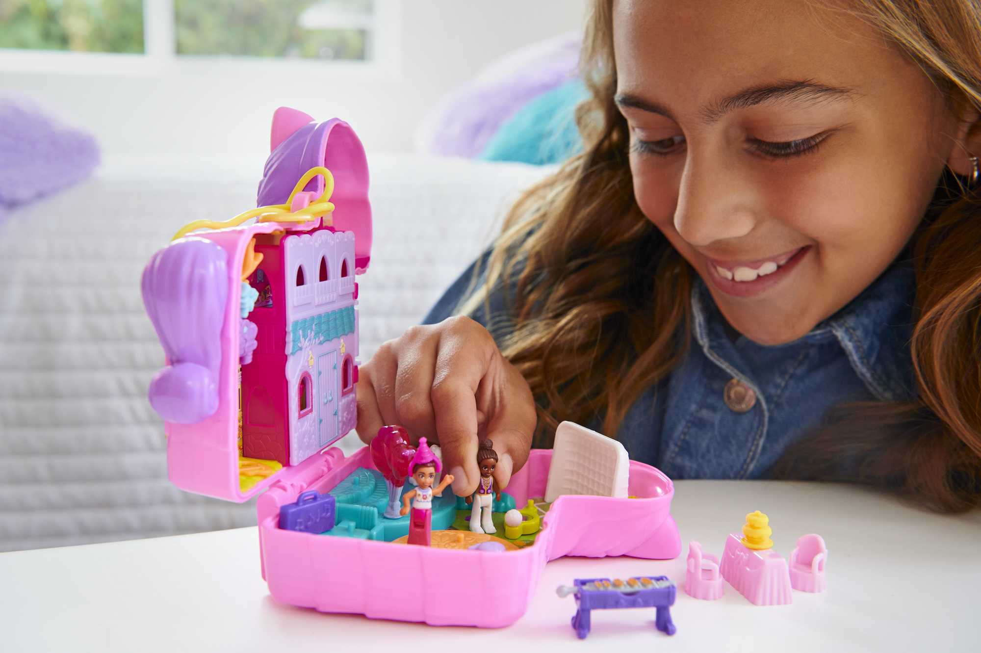 Polly Pocket Mini Toys, Piñata Party Compact Playset With 2 Dolls And Accessories