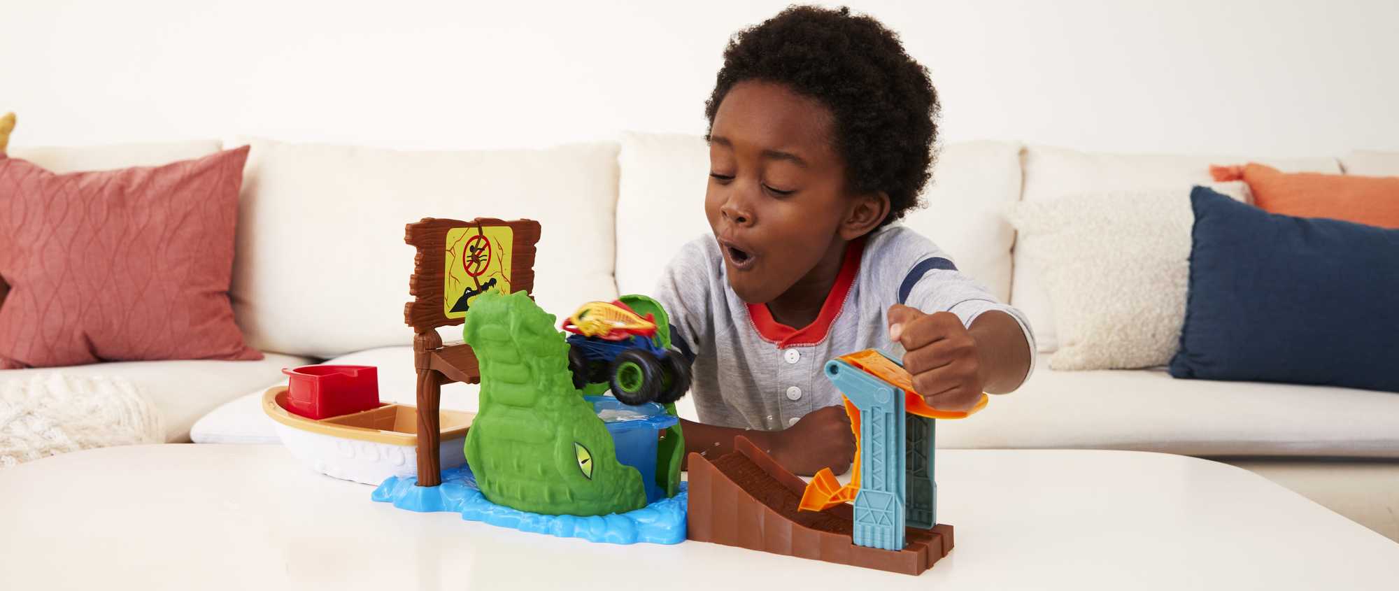 Hot Wheels Monster Trucks Pista de Juguete Ataque del Cocodrilo Hambriento