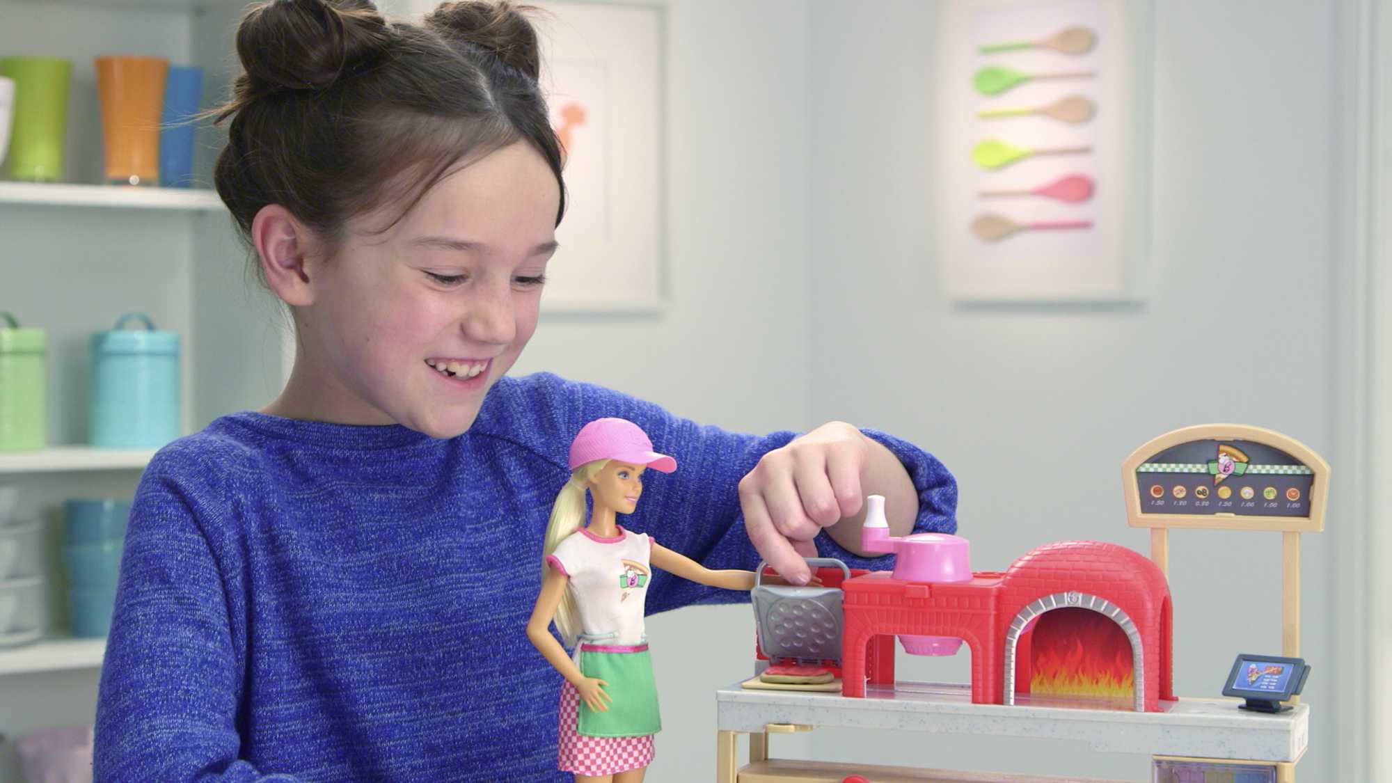 Barbie Pizza Chef Doll & Playset, Toy Oven & Counter, With Molds, 3 Dough Colors & Accessories