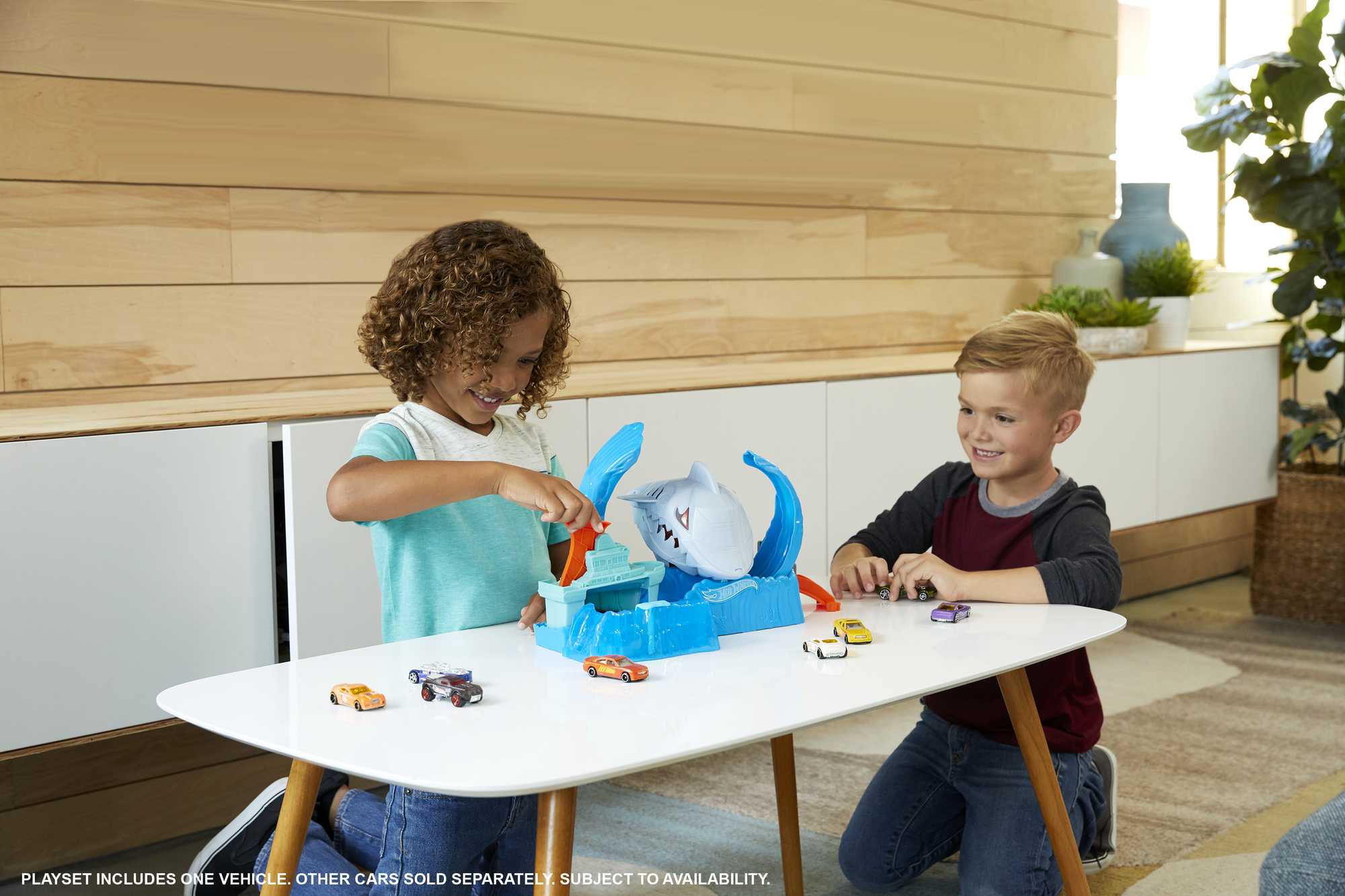 Hot Wheels City Color Changing Robot Shark Playset, Kids Ages 3 And Older