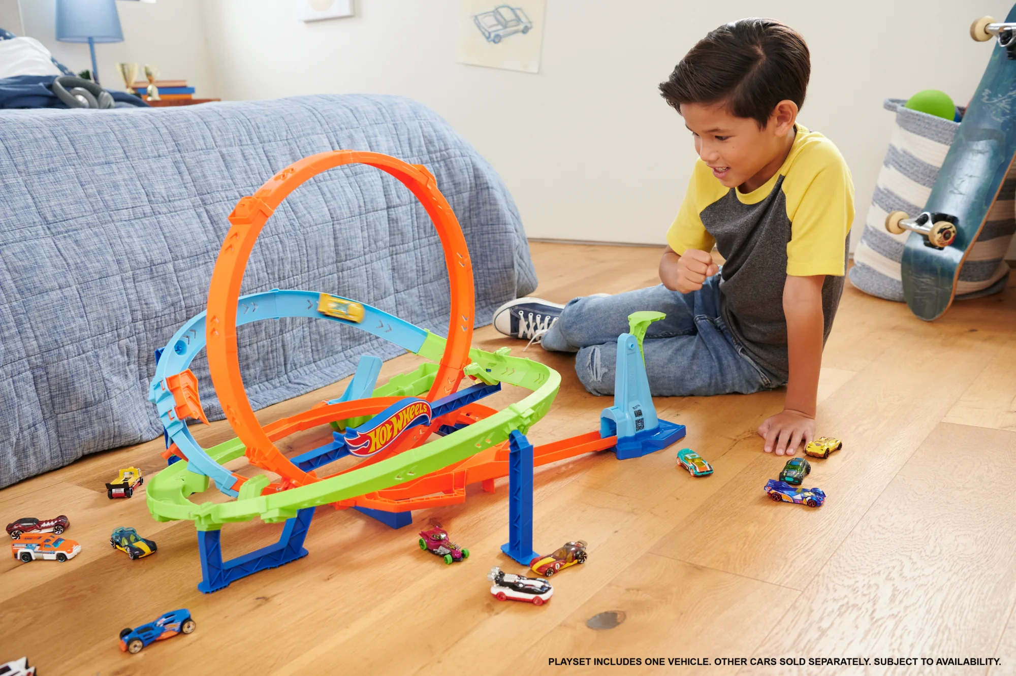 Hot Wheels Action Loop Cyclone Challenge Track Set With 1:64 Scale Toy Car, Easy Storage