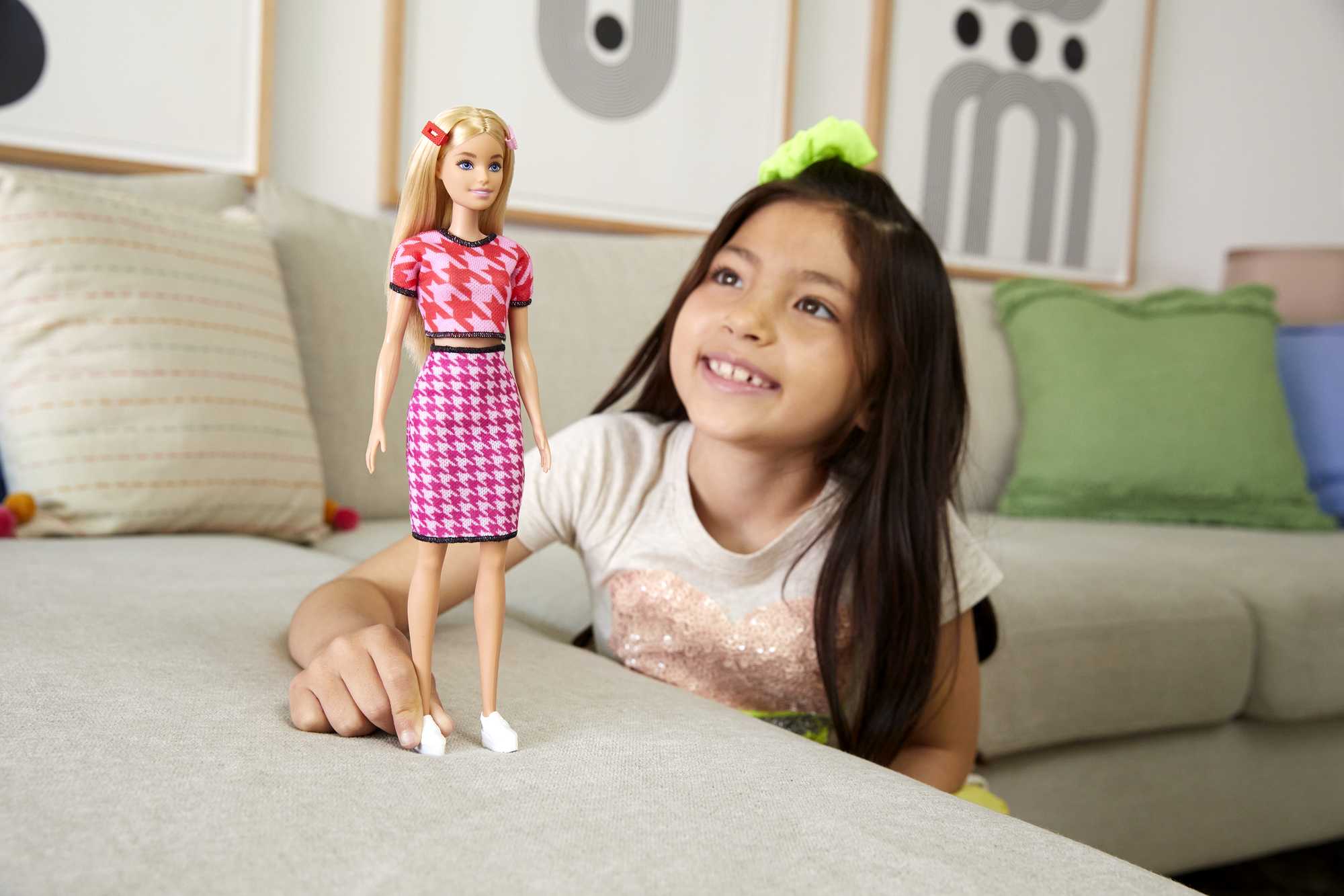 Barbie Fashionistas Doll #169 With Long Blonde Hair & Houndstooth Crop Top & Skirt, Platform Shoes & 2 Barrettes, 3 To 8 Years Old