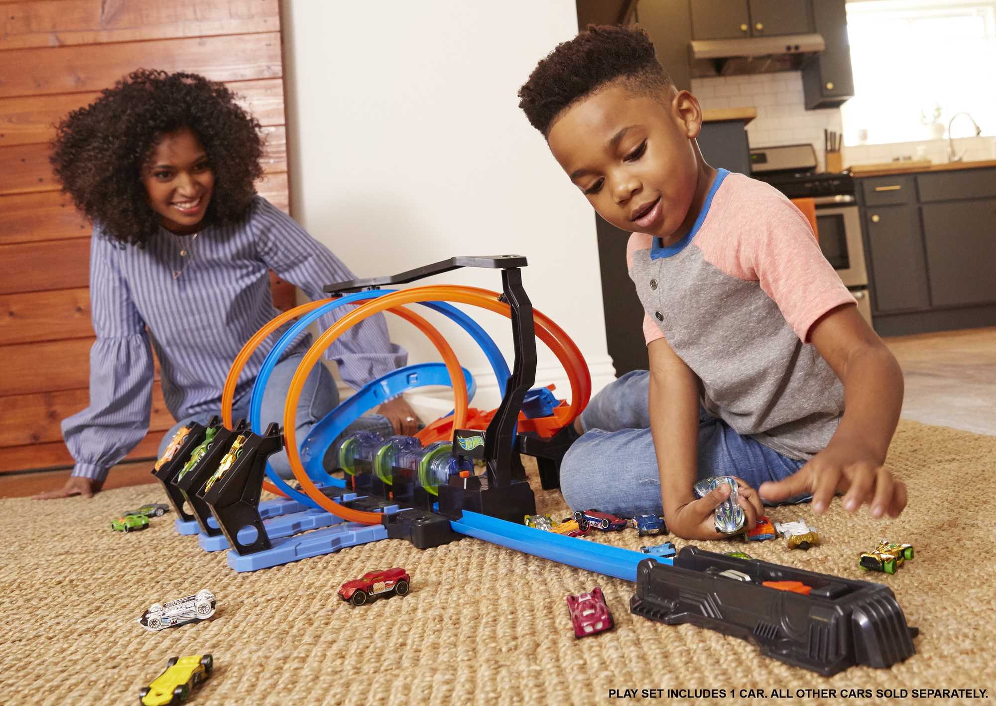 Hot Wheels Track Set With 1:64 Scale Toy Car, Motorized Track With 3 Corkscrew Loops