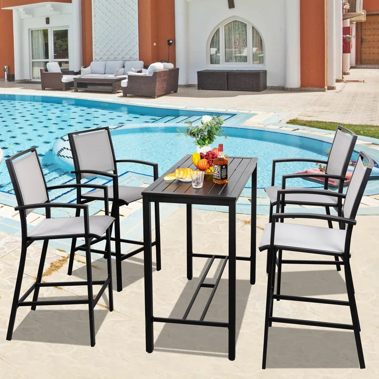 Zaye 4 - Person Rectangular Outdoor Dining Set