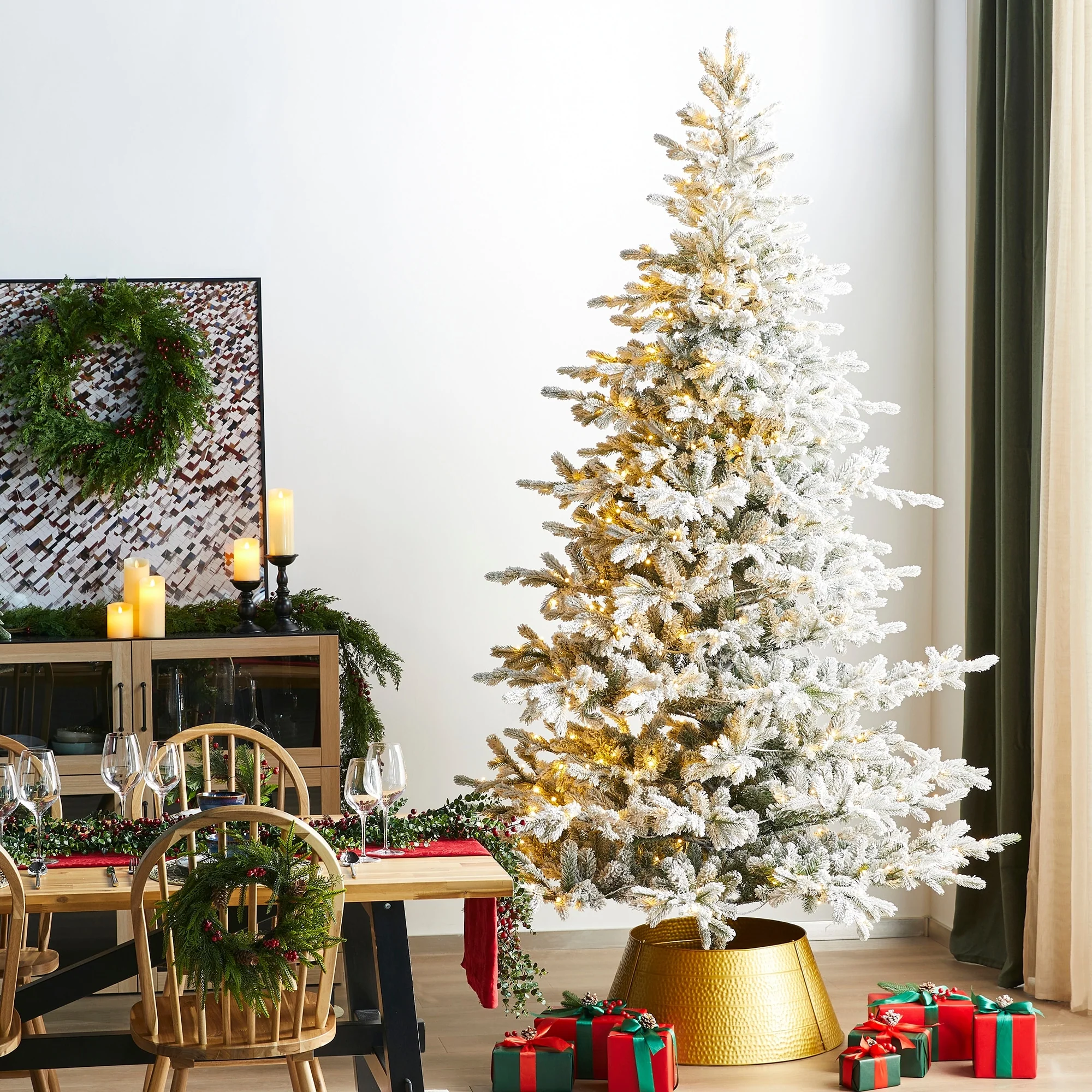 Glitzhome 7.5ft/9ft Pre-Lit Flocked Full Fir Artificial Christmas Trees with Foot Pedal
