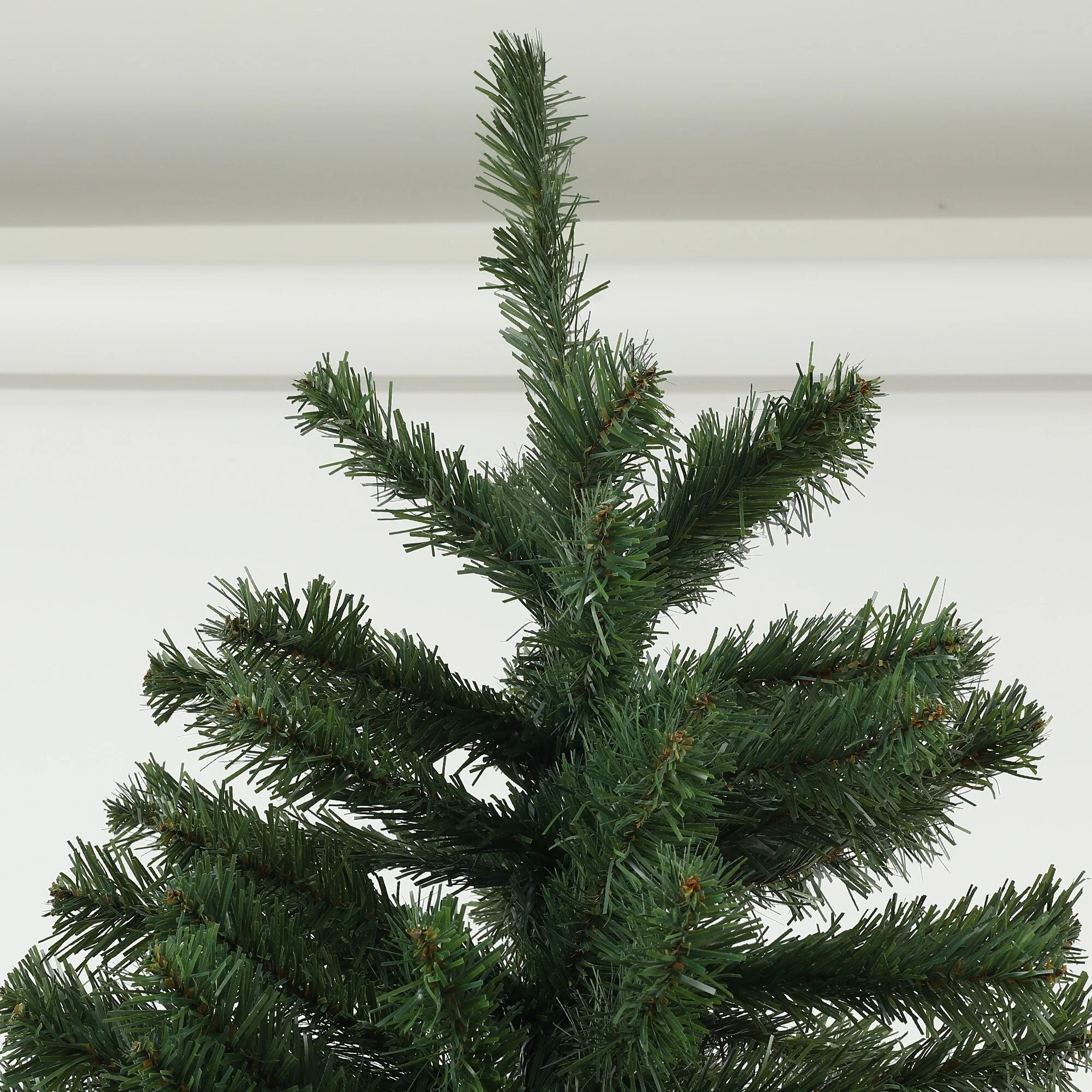 Unlit 9FT Christmas Tree Featuring 2132 Branch Tips, Flame-Retardant Design, Perfect for Home or Office Décor