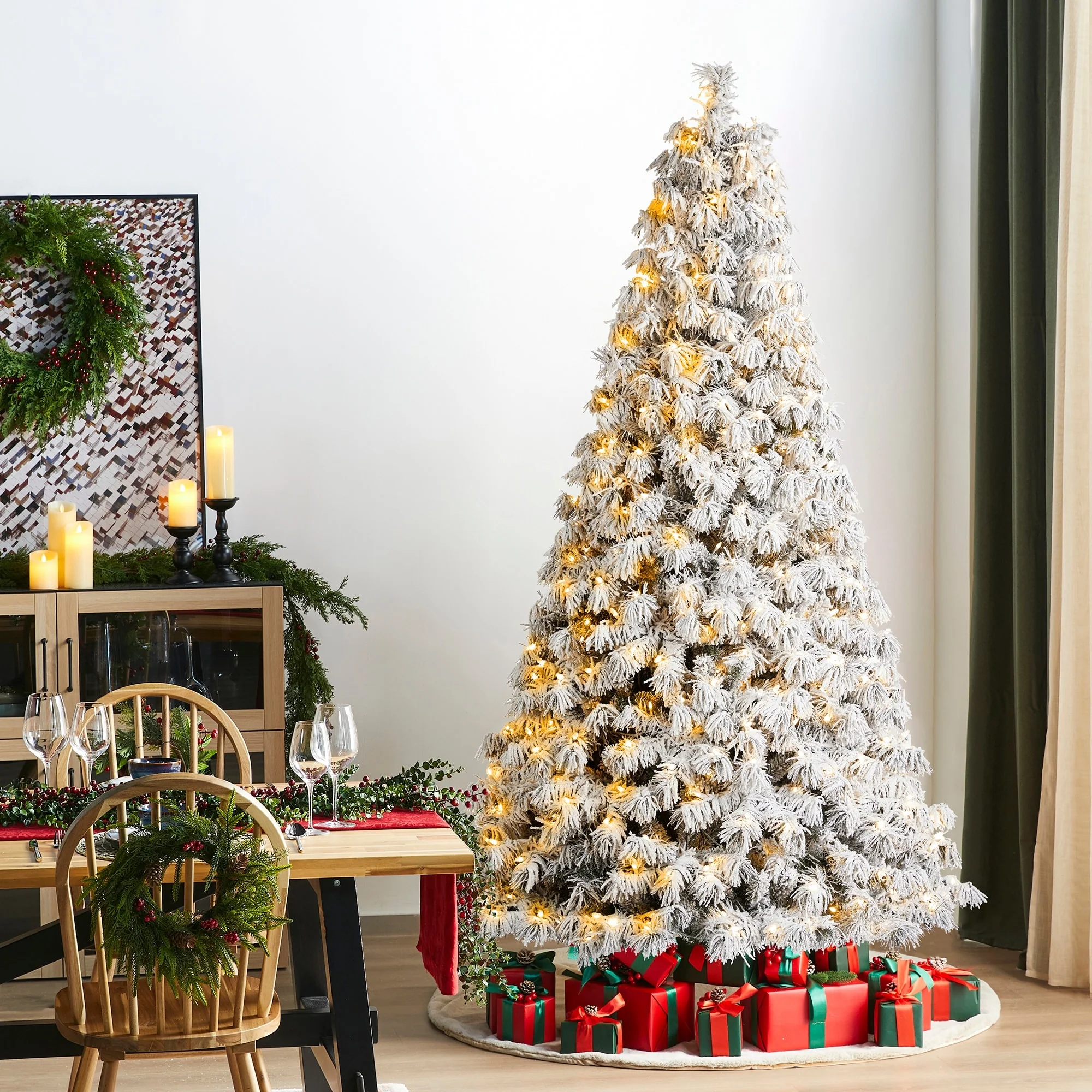 Glitzhome 7.5ft/9ft Pre-Lit Flocked Full Spruce Artificial Christmas Tree with C3 Lights Foot Switch