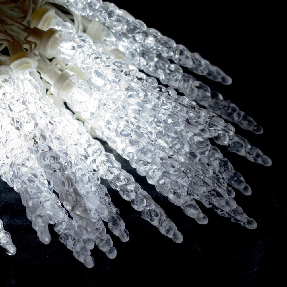 ALEKO Christmas Crystal Cluster Icicle 25 LED Lights 25 Foot Clear