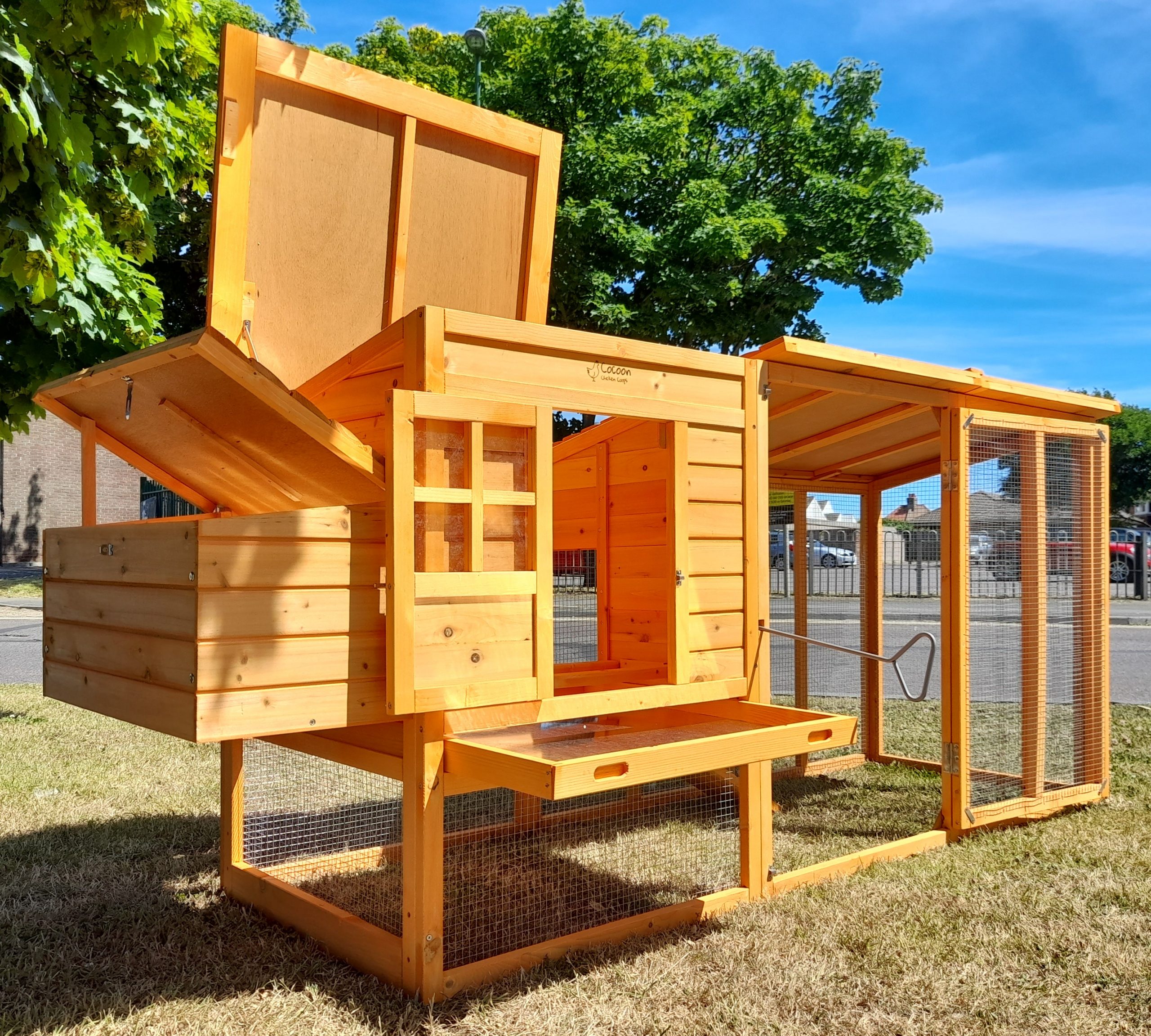 The Barnyard XL Chicken Coop