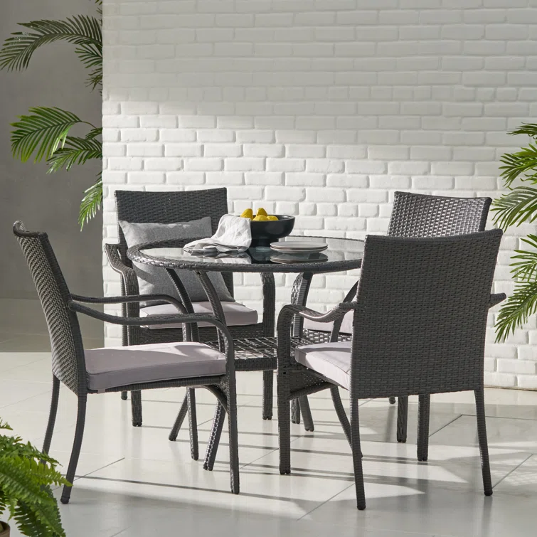 Tahirul 4 - Person Round Outdoor Dining Set with Cushions