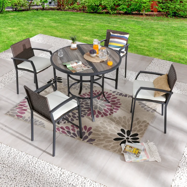 Abaigail 4 - Person Round Outdoor Dining Set