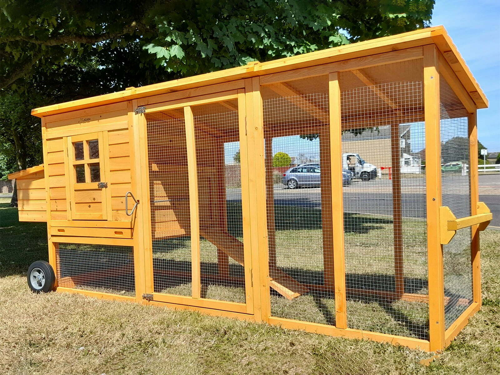 The Barnyard XL Portable Chicken Coop