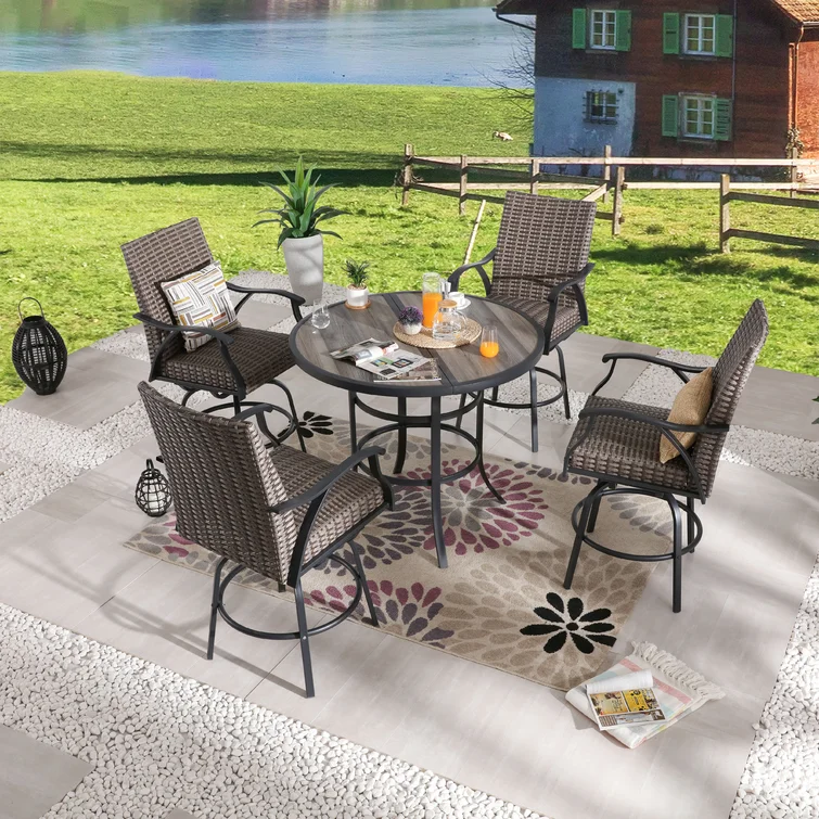 4 - Person Round Outdoor Dining Set