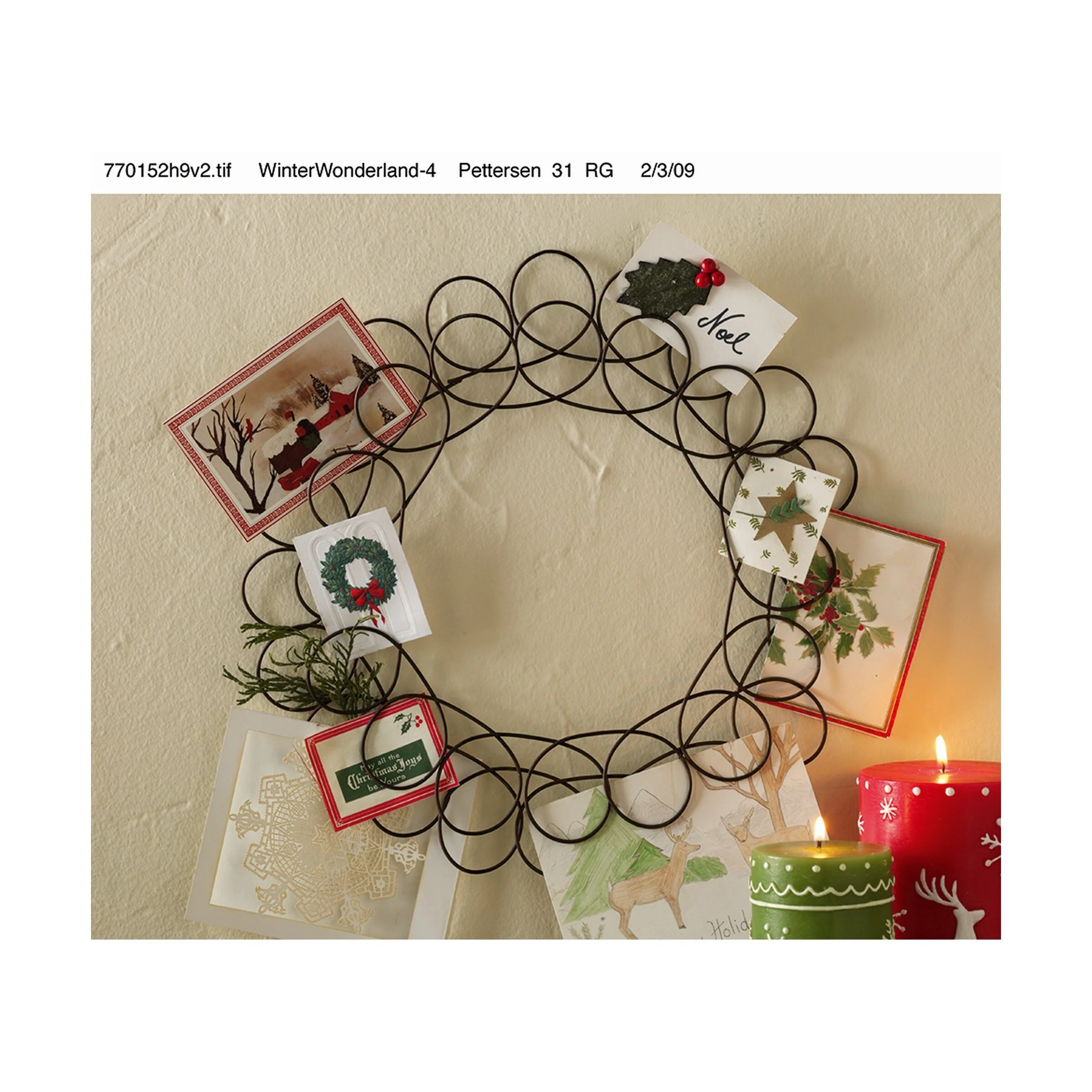 Spiral Wreath Decorative Greetingcard Holder - Black