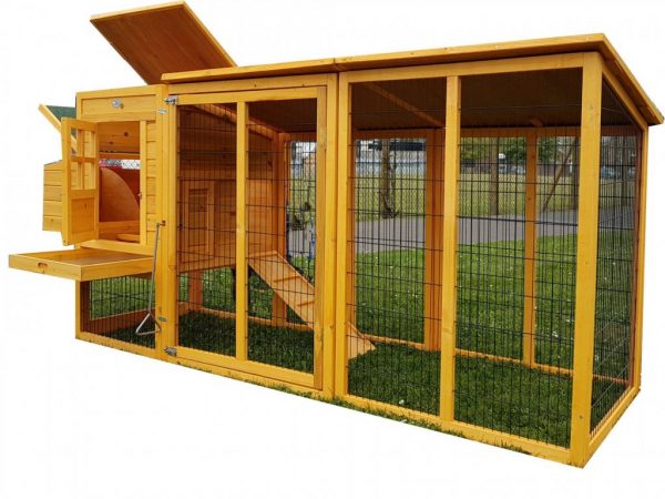 XXL Portable The Cottage With Large Run Chicken Coop On Wheels