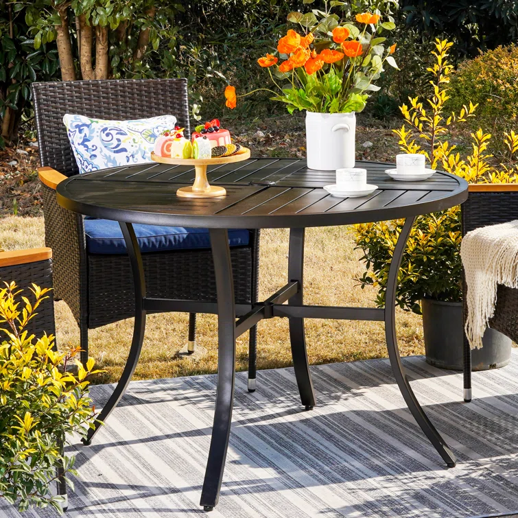 Alyah 4 - Person Round Outdoor Dining Set