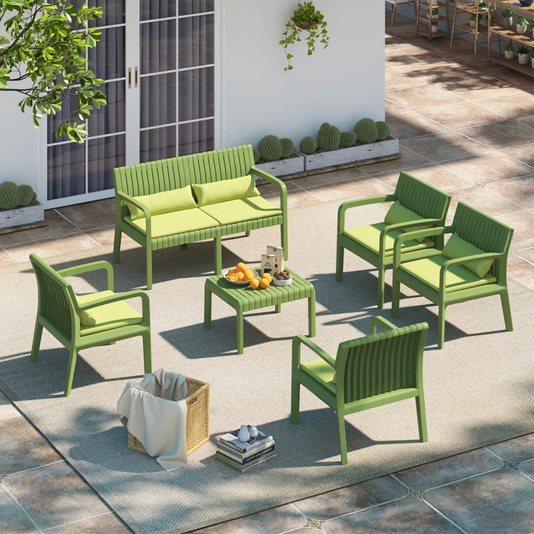 6-Person Outdoor Seating Group With Cushions And Coffee Table