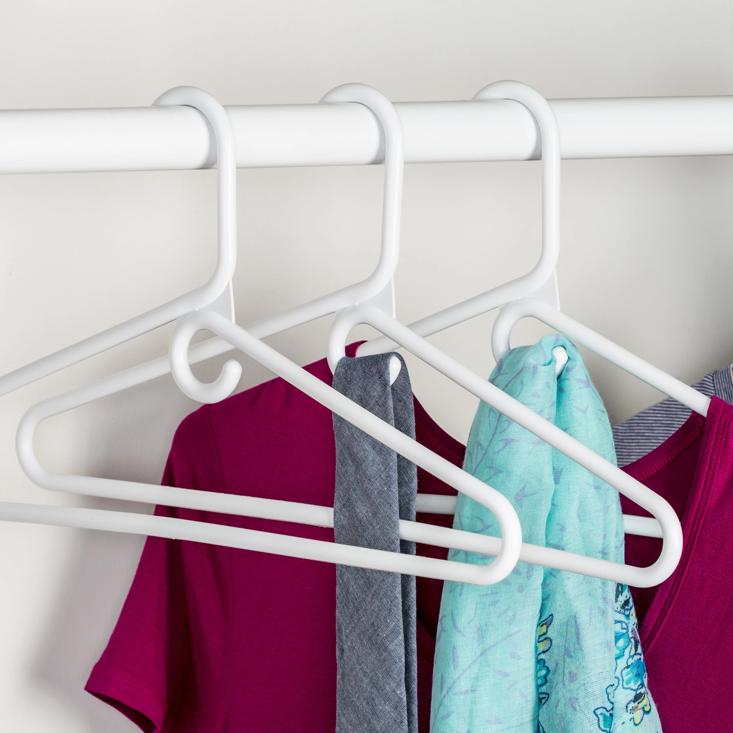 Honey-Can-Do White Plastic Heavy-Duty Tubular Hangers (18-Pack)