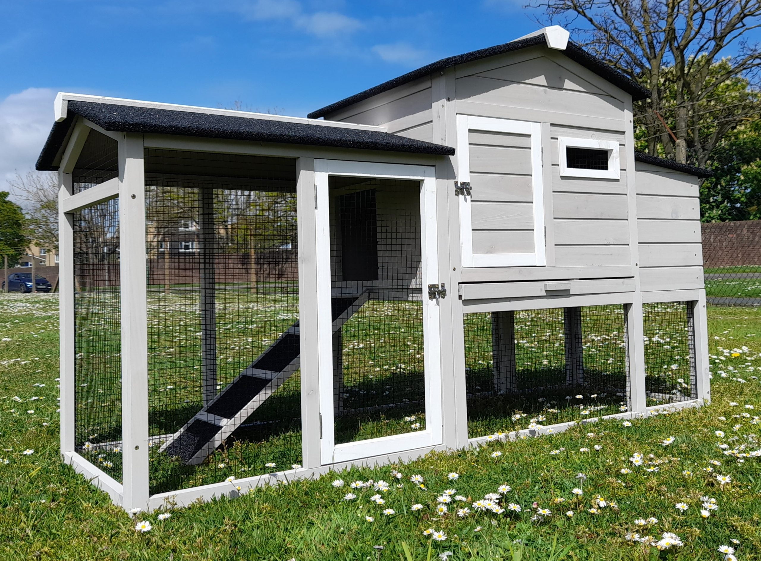 The Cottage Coop – Raised Chicken Coop/Rabbit Hutch with Inbuilt Run