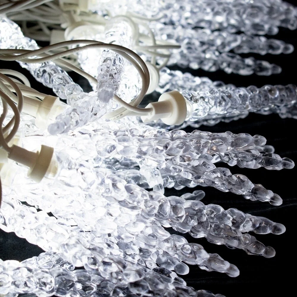 ALEKO Christmas Crystal Cluster Icicle 25 LED Lights 13 Foot Clear