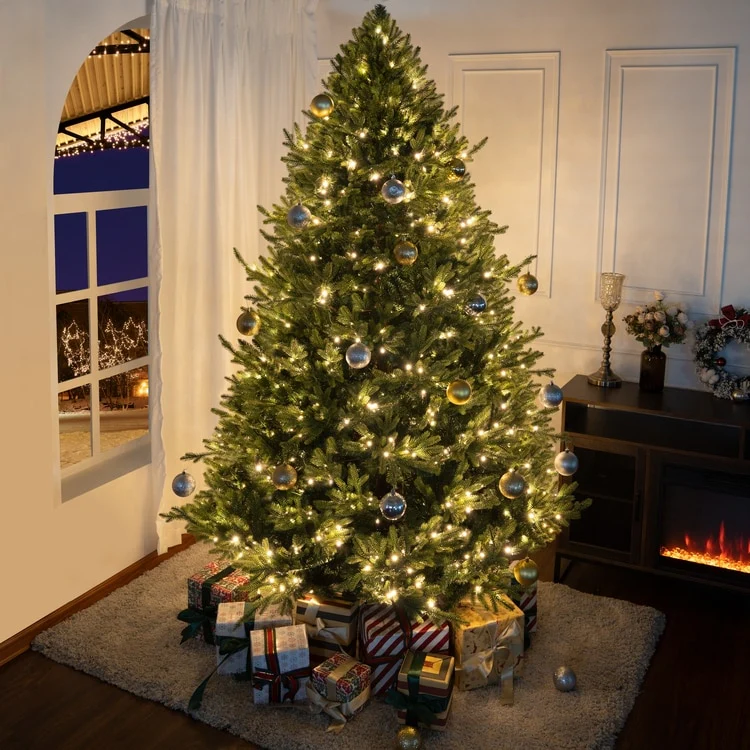 Kinsley Prelit Aritificial Christmas Tree, Realistic Traditional Christmas Tree with Lights