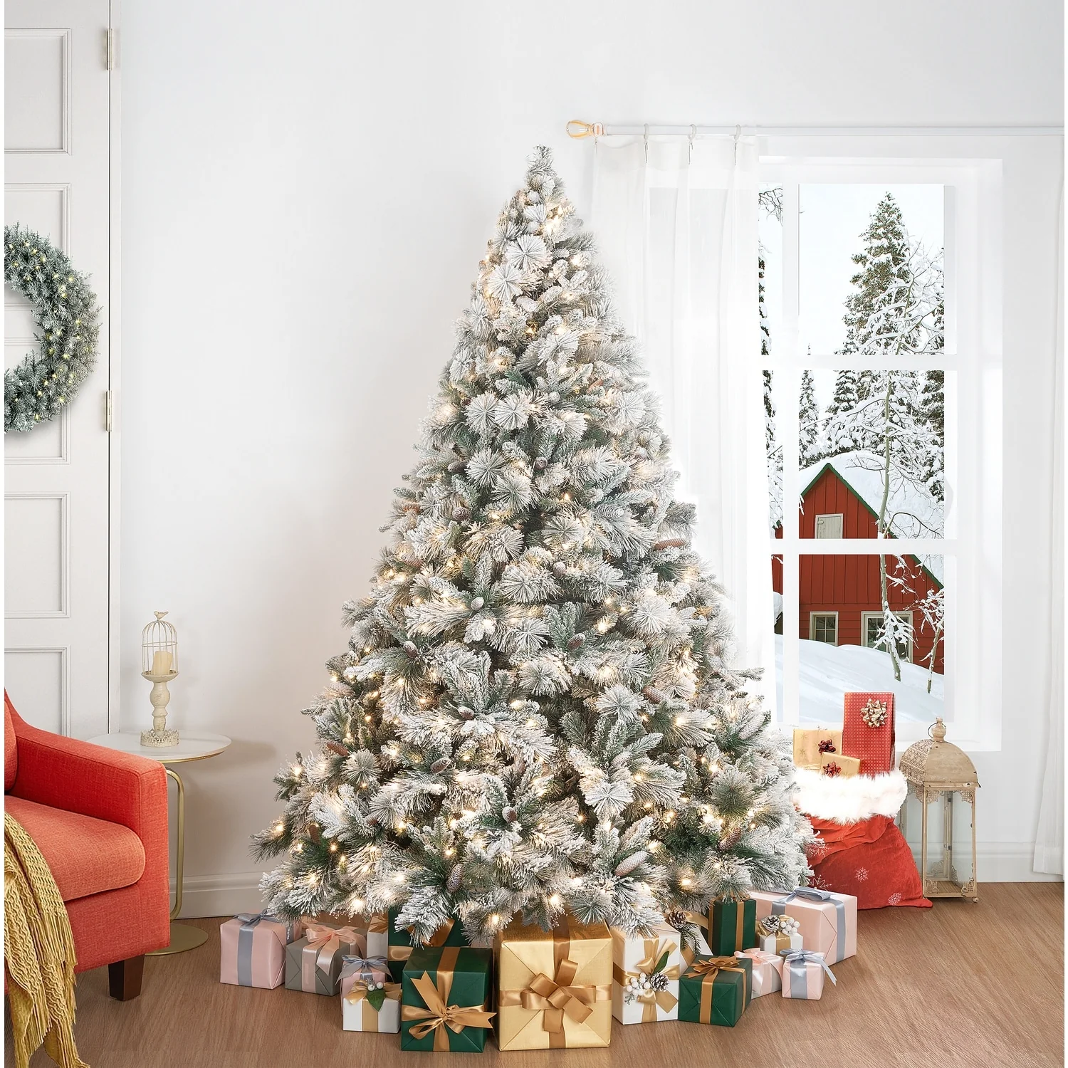 Glasgow Artificial Christmas Tree, Prelit Christmas Tree with Lights, Pine and Hinged White Christmas Trees with Tips