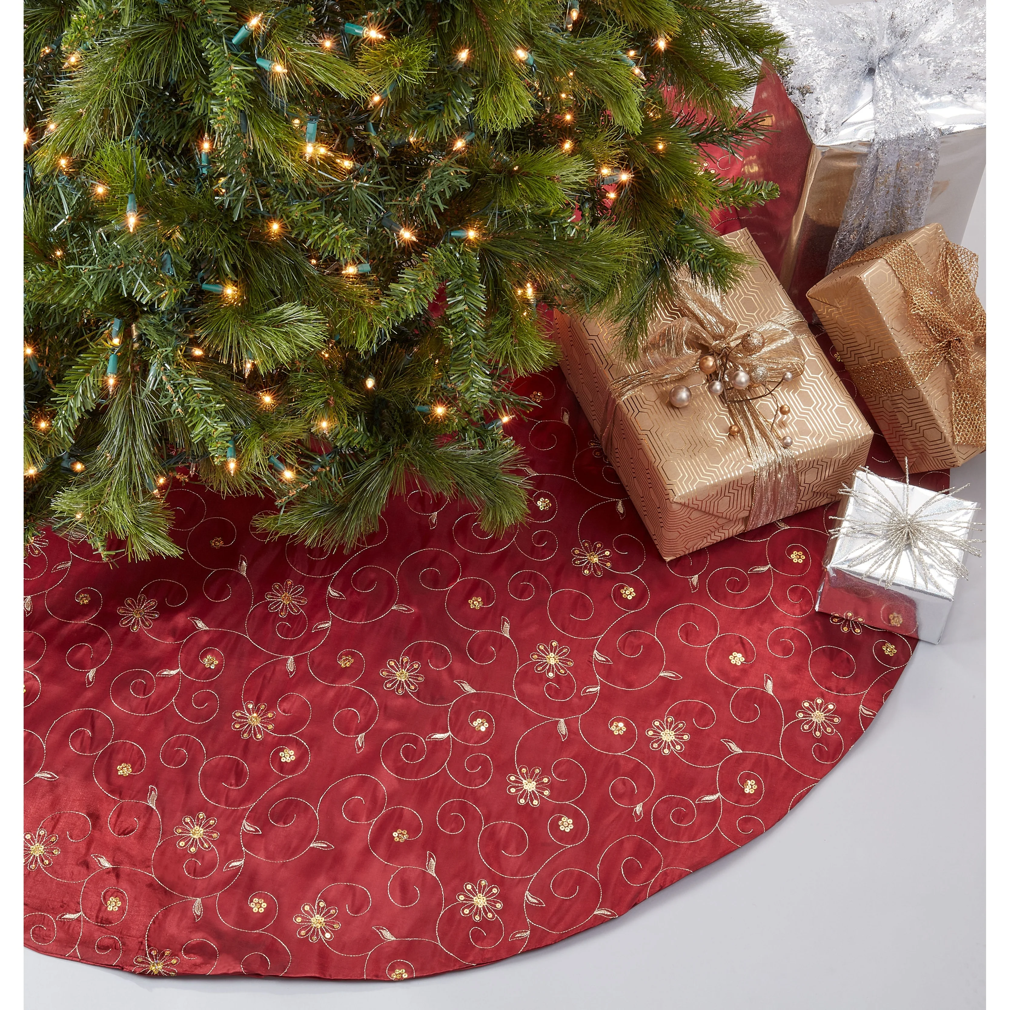 Embroidered Tree Skirt With Sequined Design