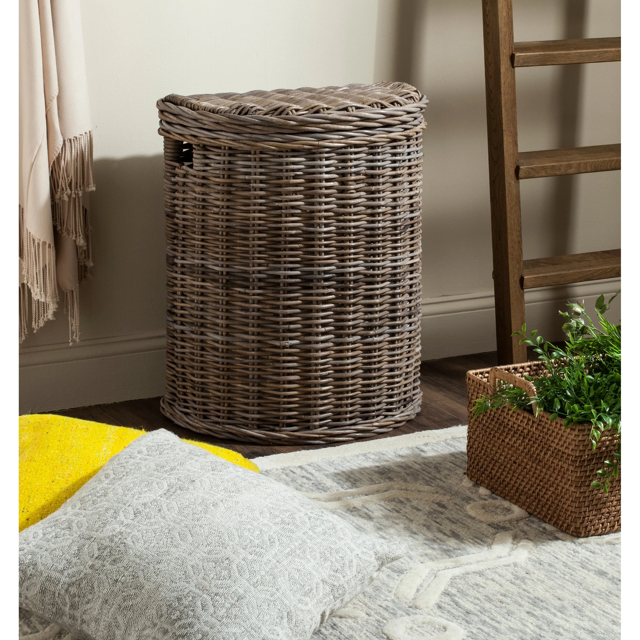 SAFAVIEH Hedije Natural Rattan Grey Storage Hamper with Liners - 18.4