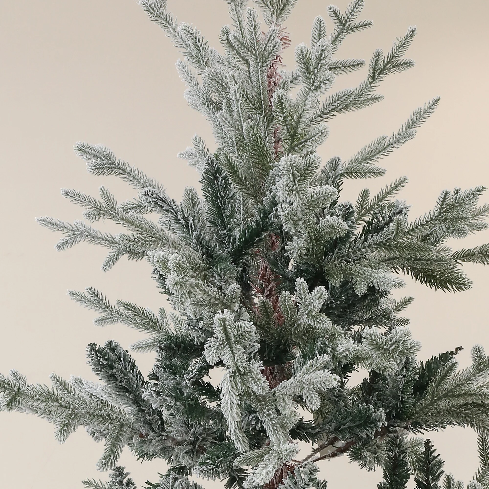 7.5ft Flocked Nordic Pine Christmas Tree with Hinged Design and Flame Retardant Branches