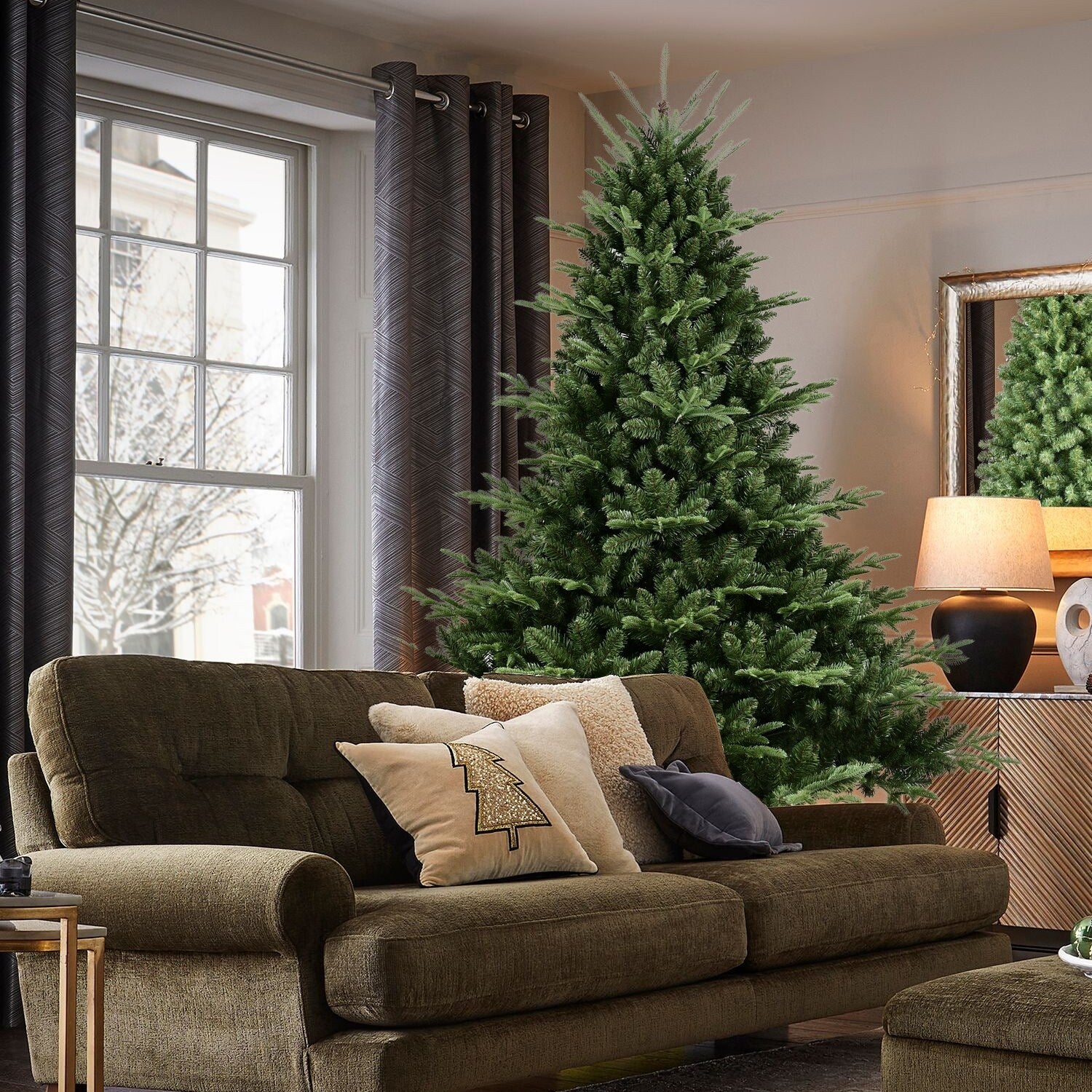 Full-Shaped 5FT Christmas Tree with 1129 Tips-PE/PVC Mixed Needles, Wide Base for Large Spaces, Hinged Structure for Easy Setup