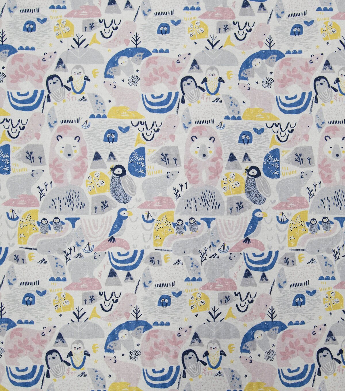 Super Snuggle Patterned Trap Winter Animals Flannel Fabric