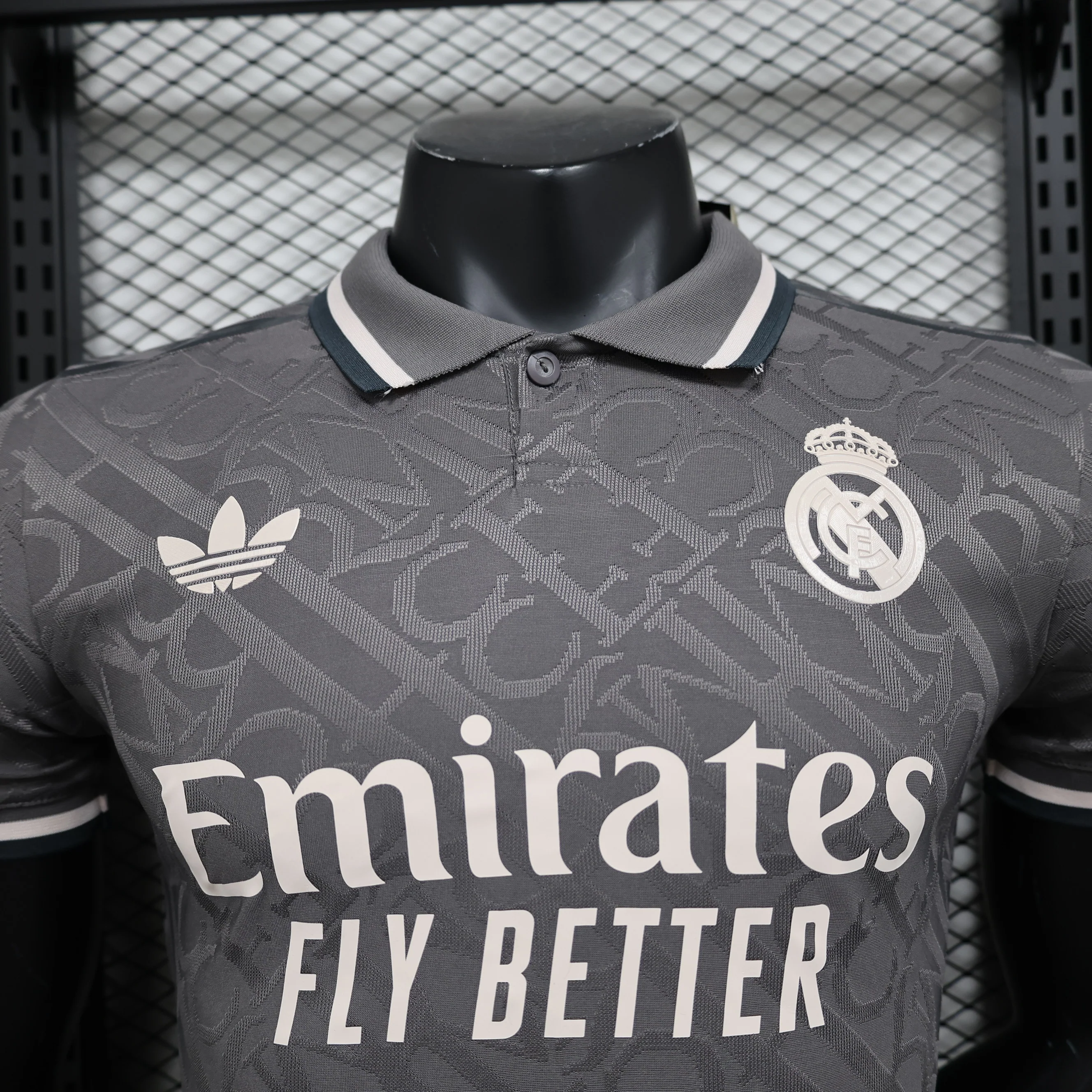 CAMISOLA VERSO PLAYER REAL MADRID 24/25 TERCEIRO EQUIPAMENTO