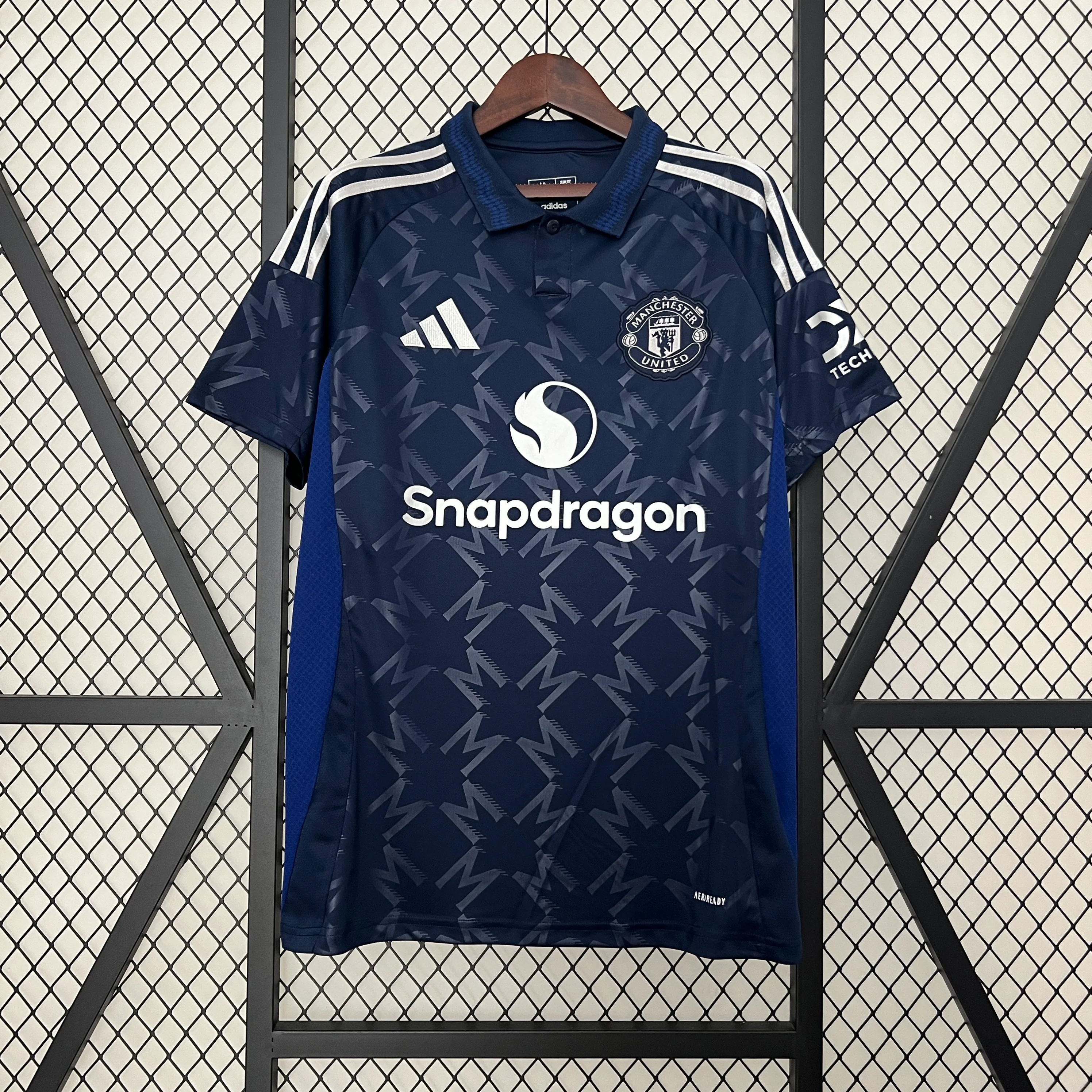 KIT INFANTIL DO MANCHESTER UNITED 24/25 ALTERNATIVA