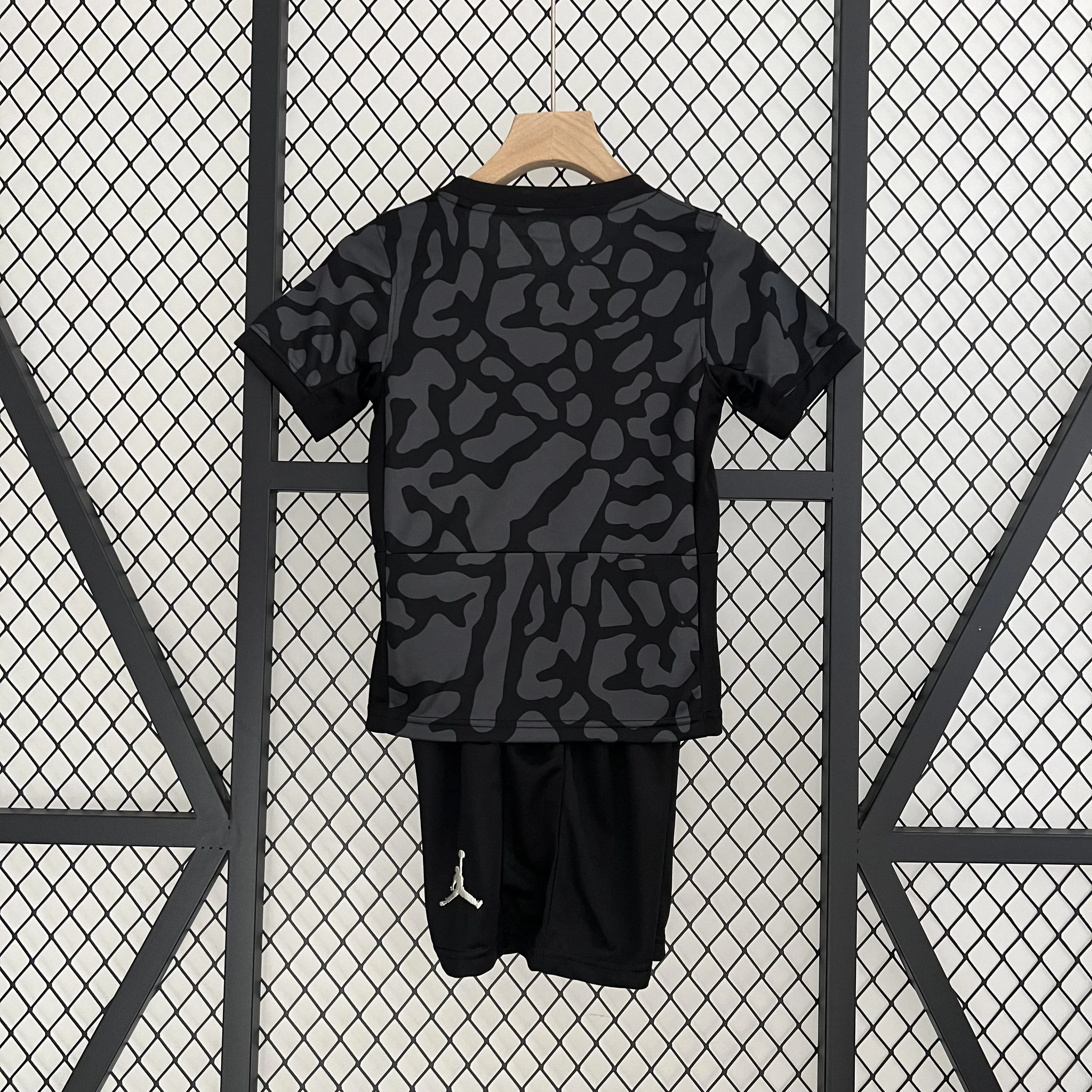 KIT INFANTIL DO PARIS SAINT-GERMAIN 23/24 TERCEIRO EQUIPAMENTO