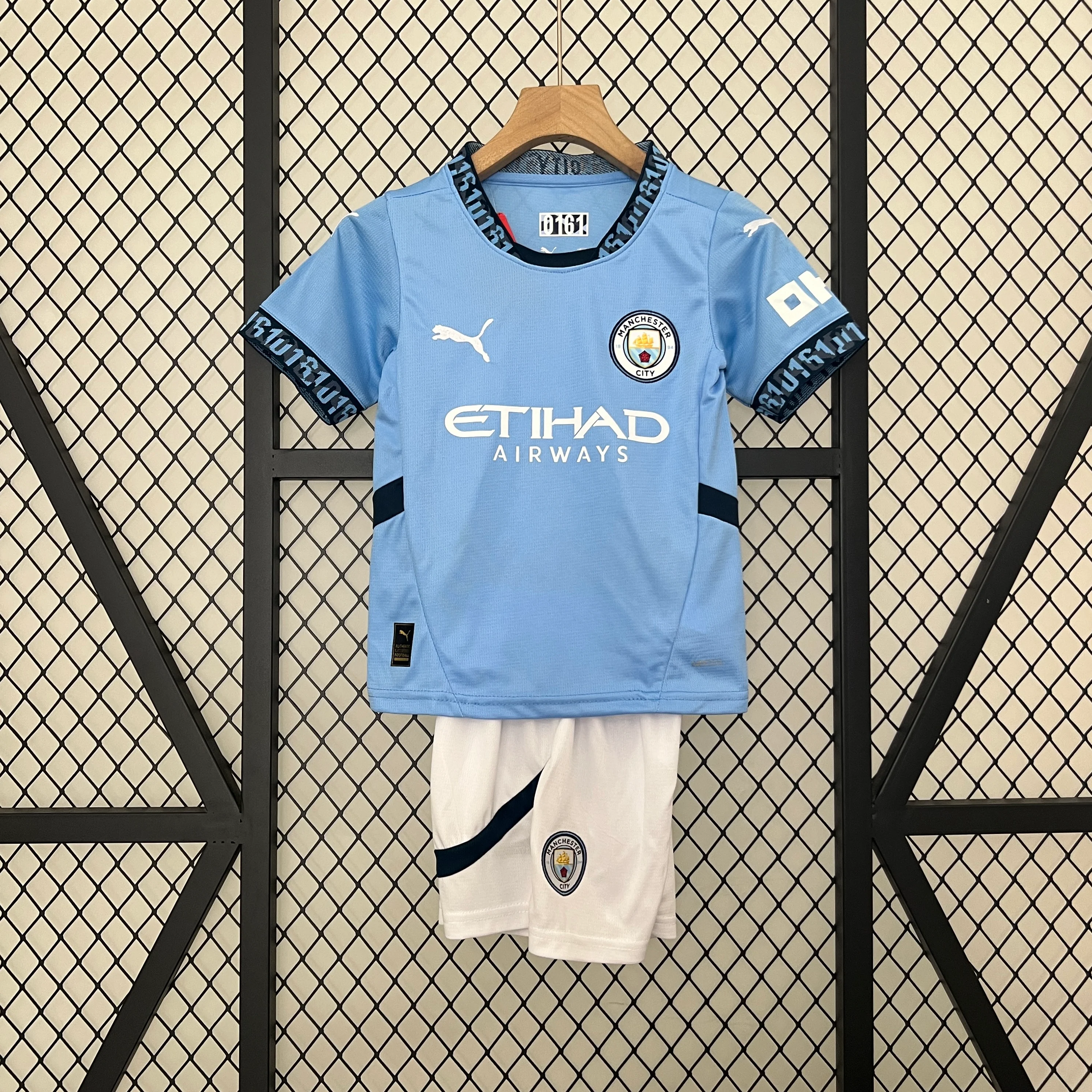 KIT INFANTIL DO MANCHESTER CITY 24/25 PRINCIPAL