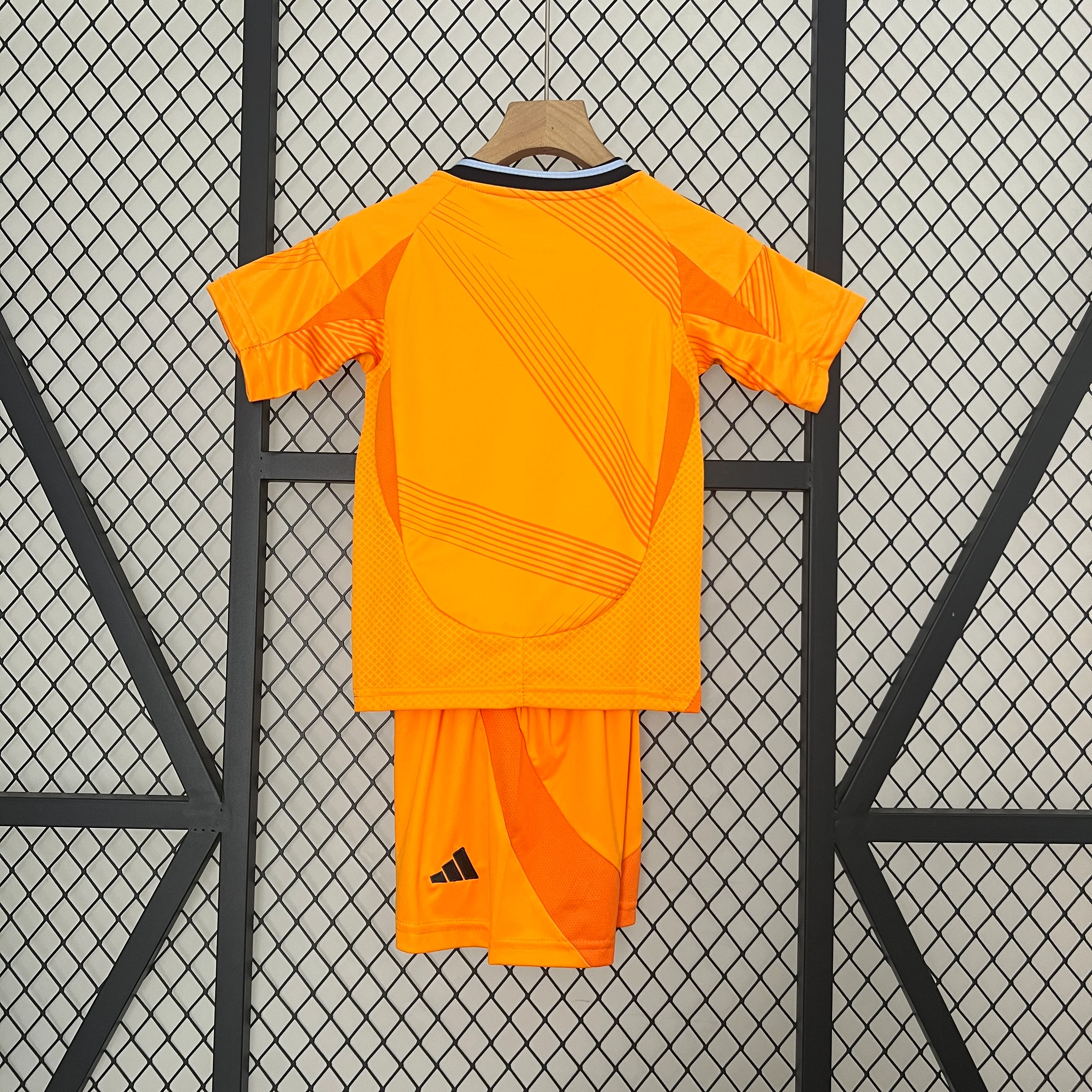 KIT INFANTIL DO REAL MADRID 24/25 ALTERNATIVO