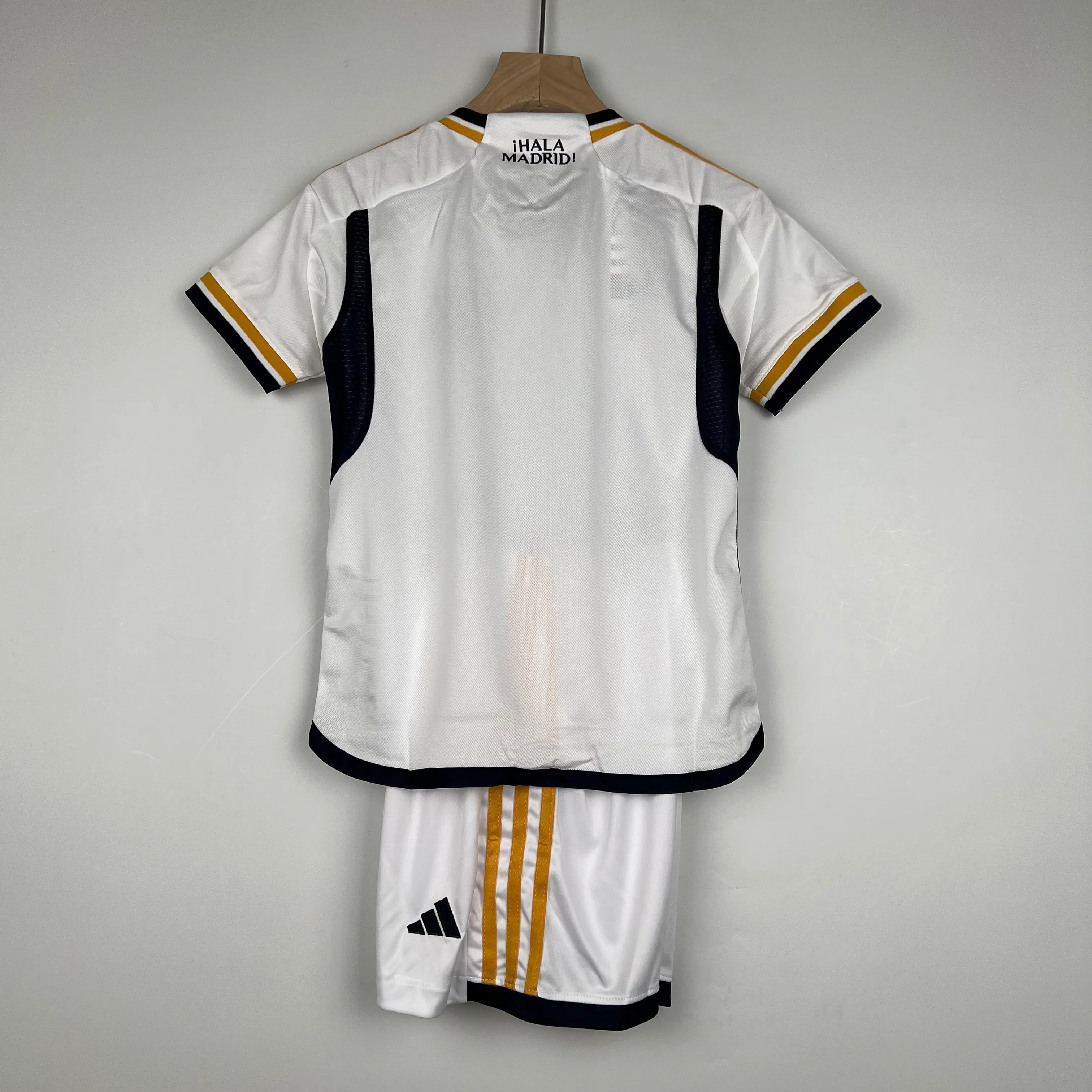 KIT INFANTIL DO REAL MADRID 23/24 PRINCIPAL