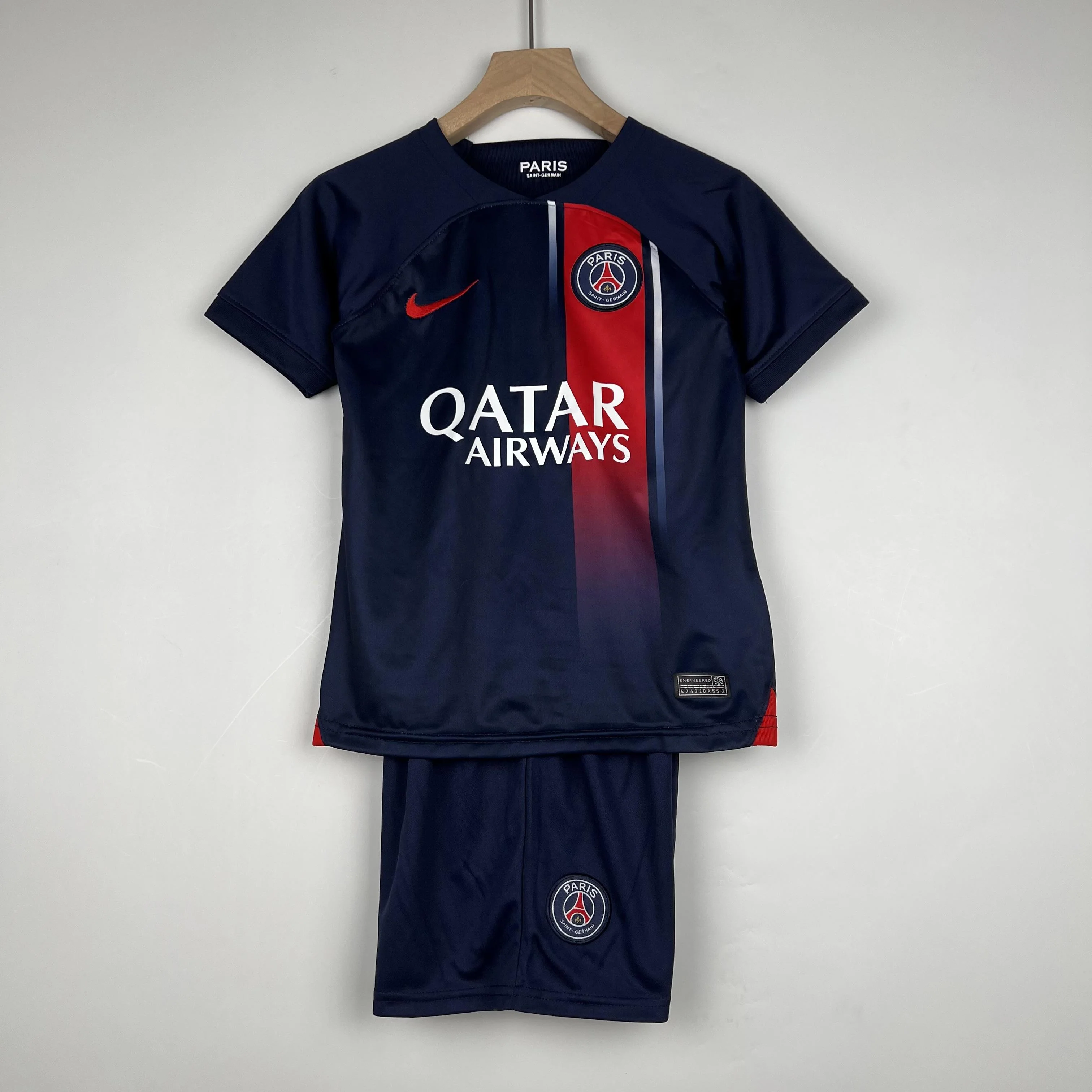 KIT INFANTIL DO PARIS SAINT-GERMAIN 23/24 PRINCIPAL