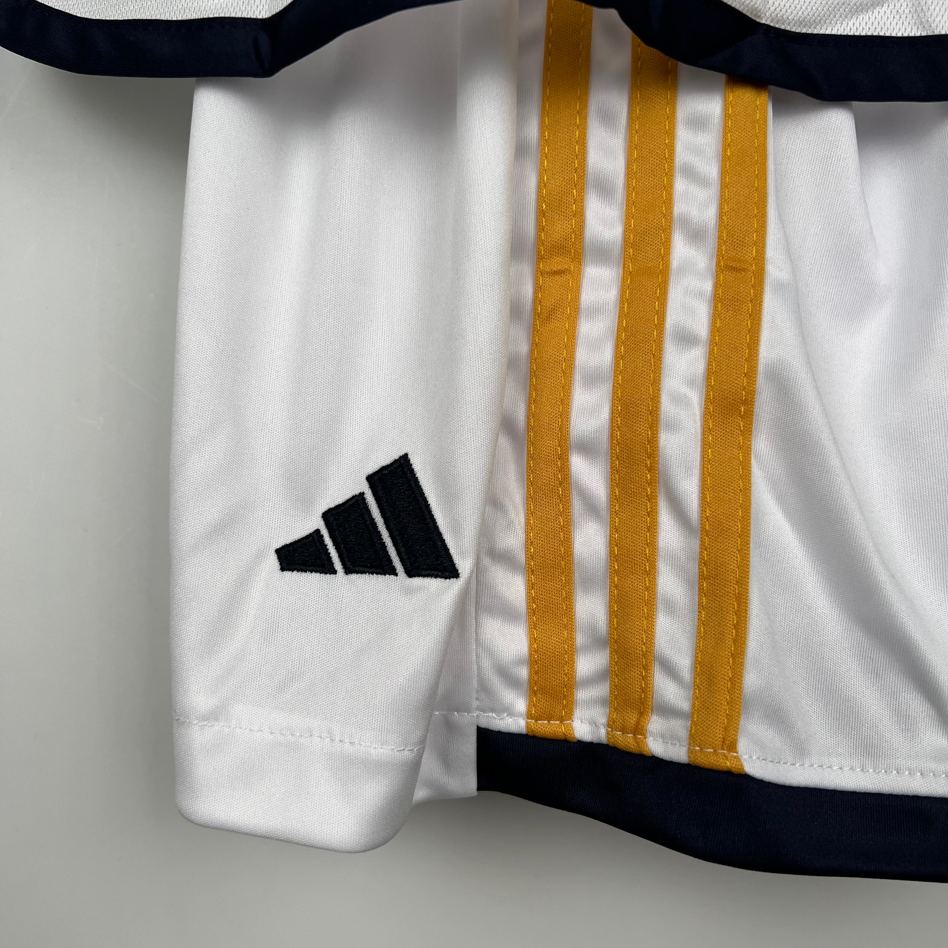 KIT INFANTIL DO REAL MADRID 23/24 PRINCIPAL