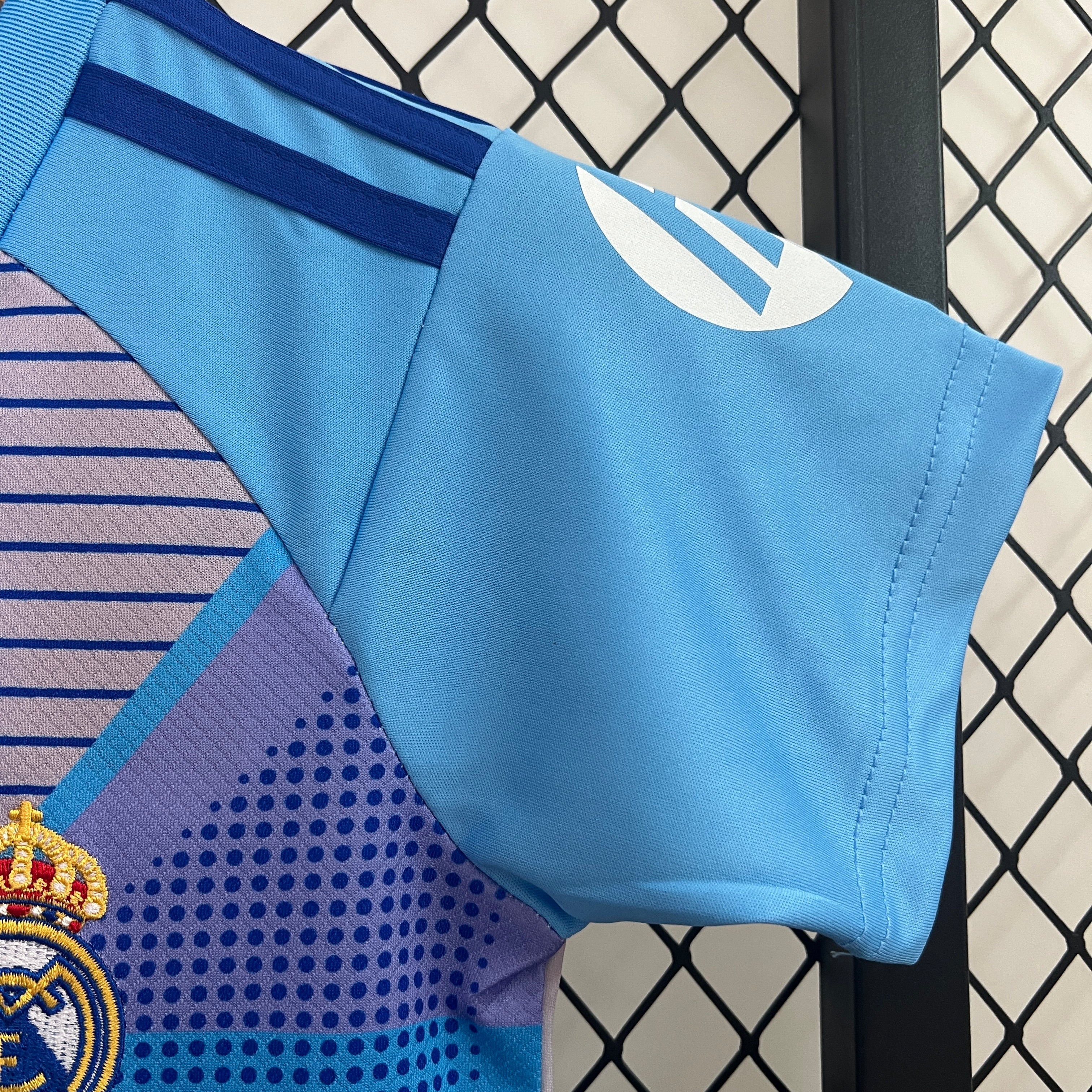 KIT INFANTIL DO REAL MADRID 24/25 GOLEIRO
