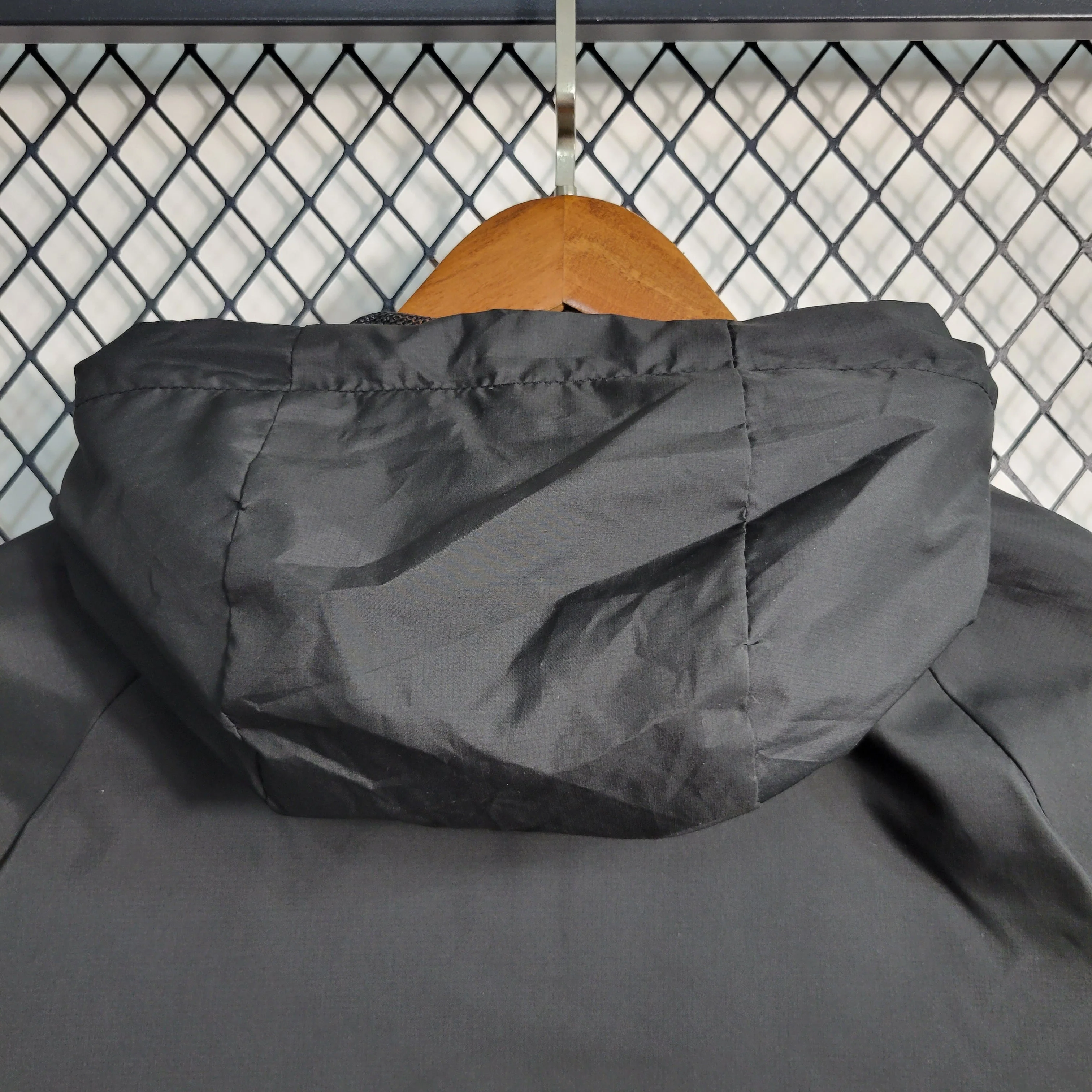 Jaqueta Corta Vento Barcelona - Preto