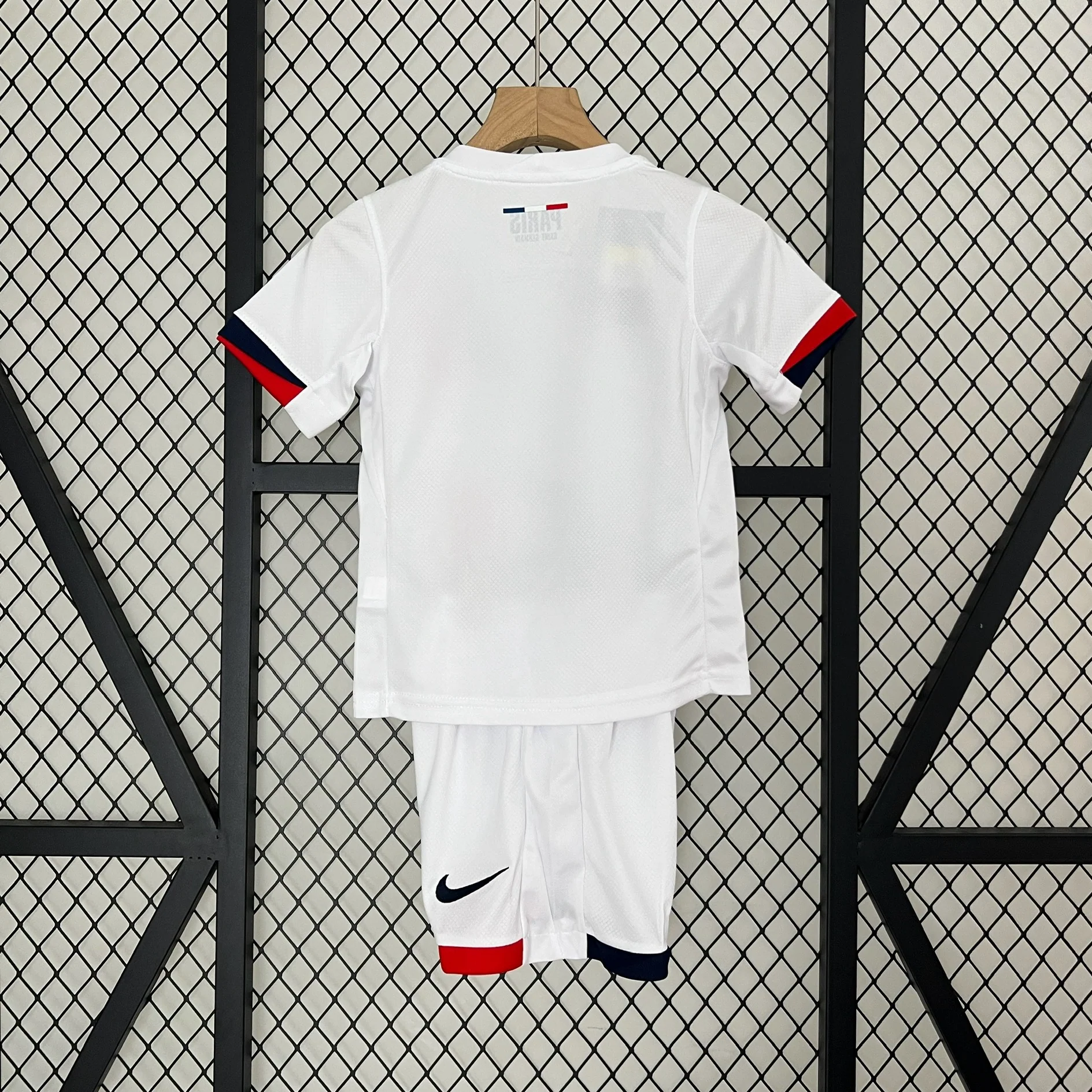 KIT INFANTIL DO PARIS SAINT-GERMAIN 24/25 ALTERNATIVO