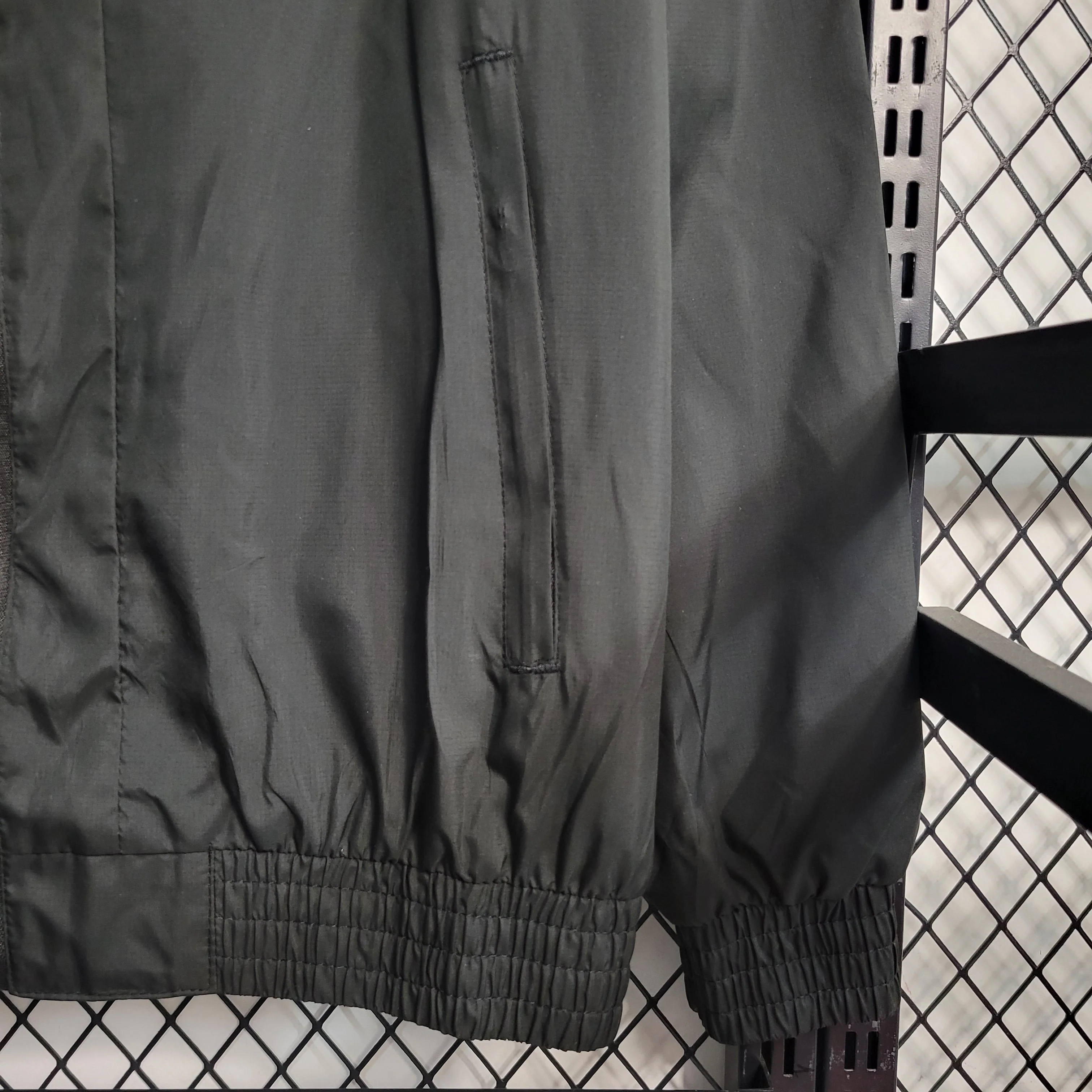 Jaqueta Corta Vento Barcelona - Preto