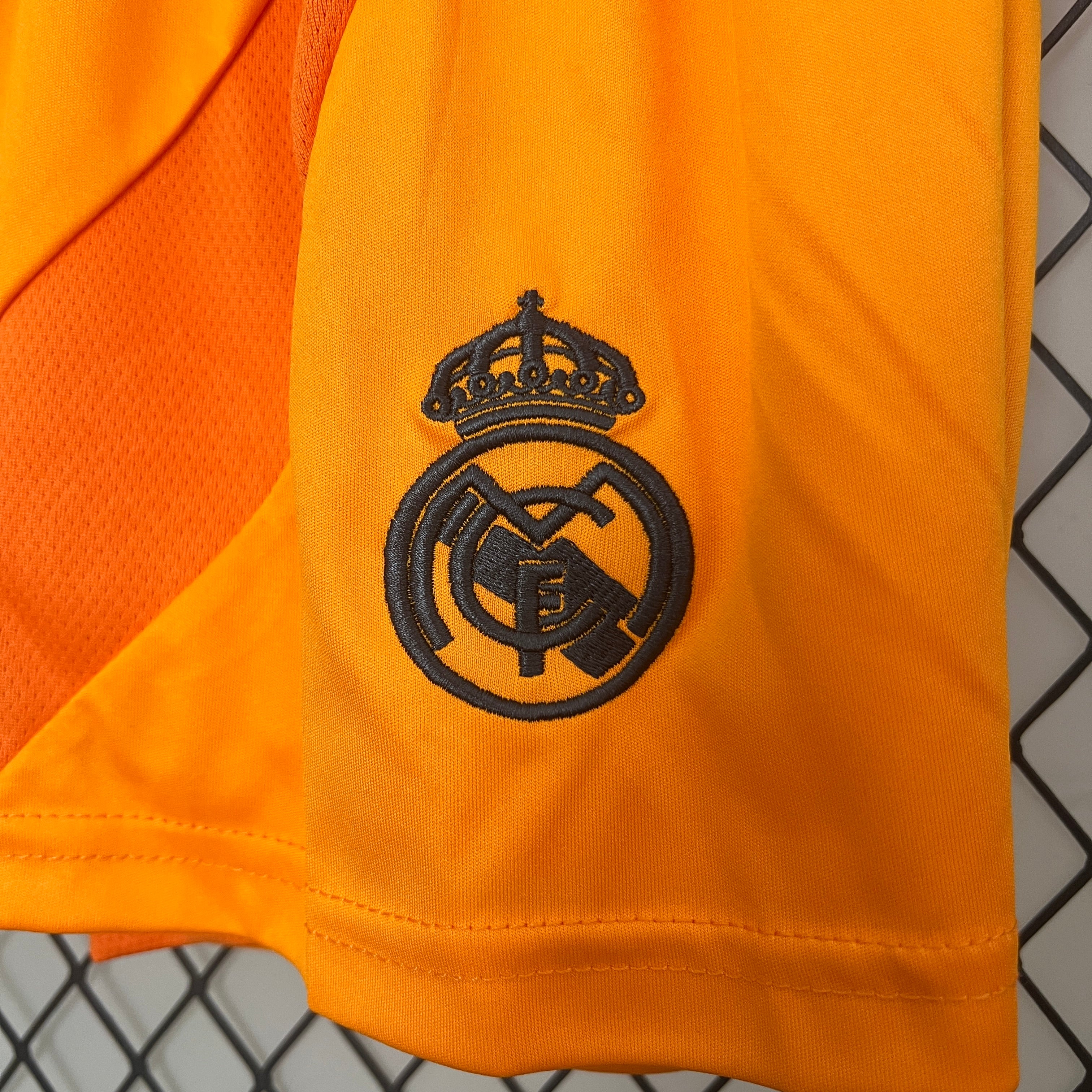 KIT INFANTIL DO REAL MADRID 24/25 ALTERNATIVO