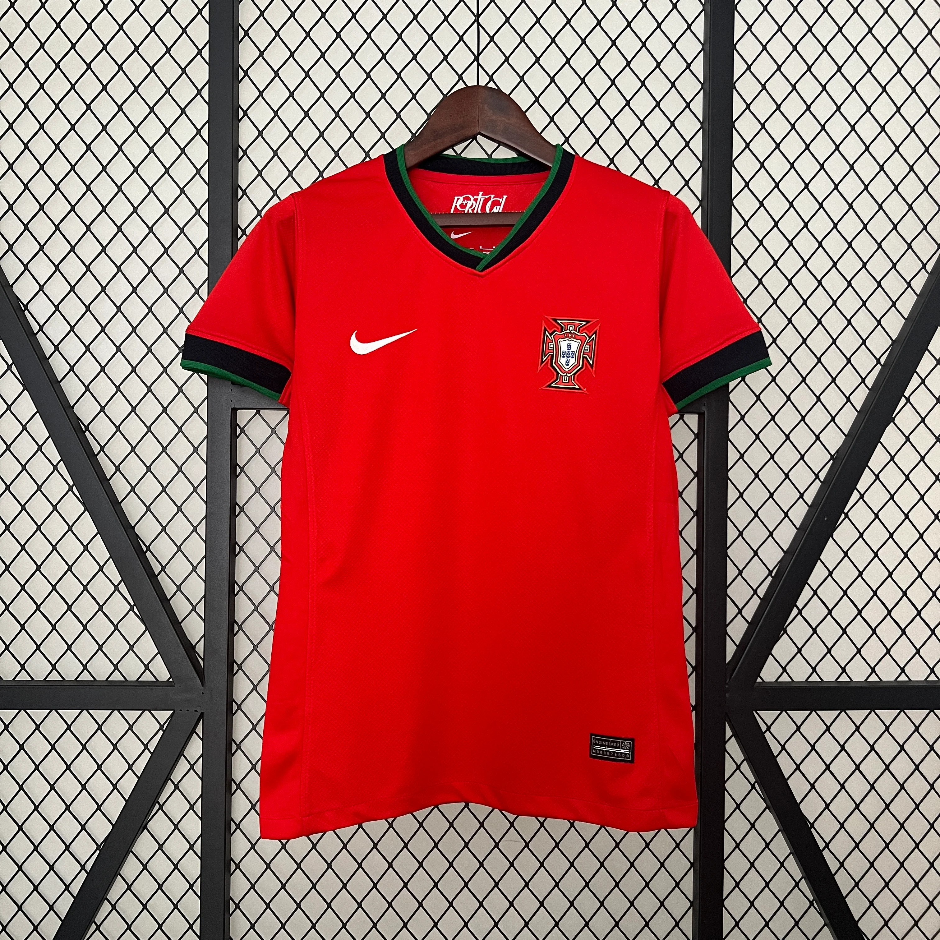CAMISOLA FEMININA DE PORTUGAL 24/25 VERMELHO