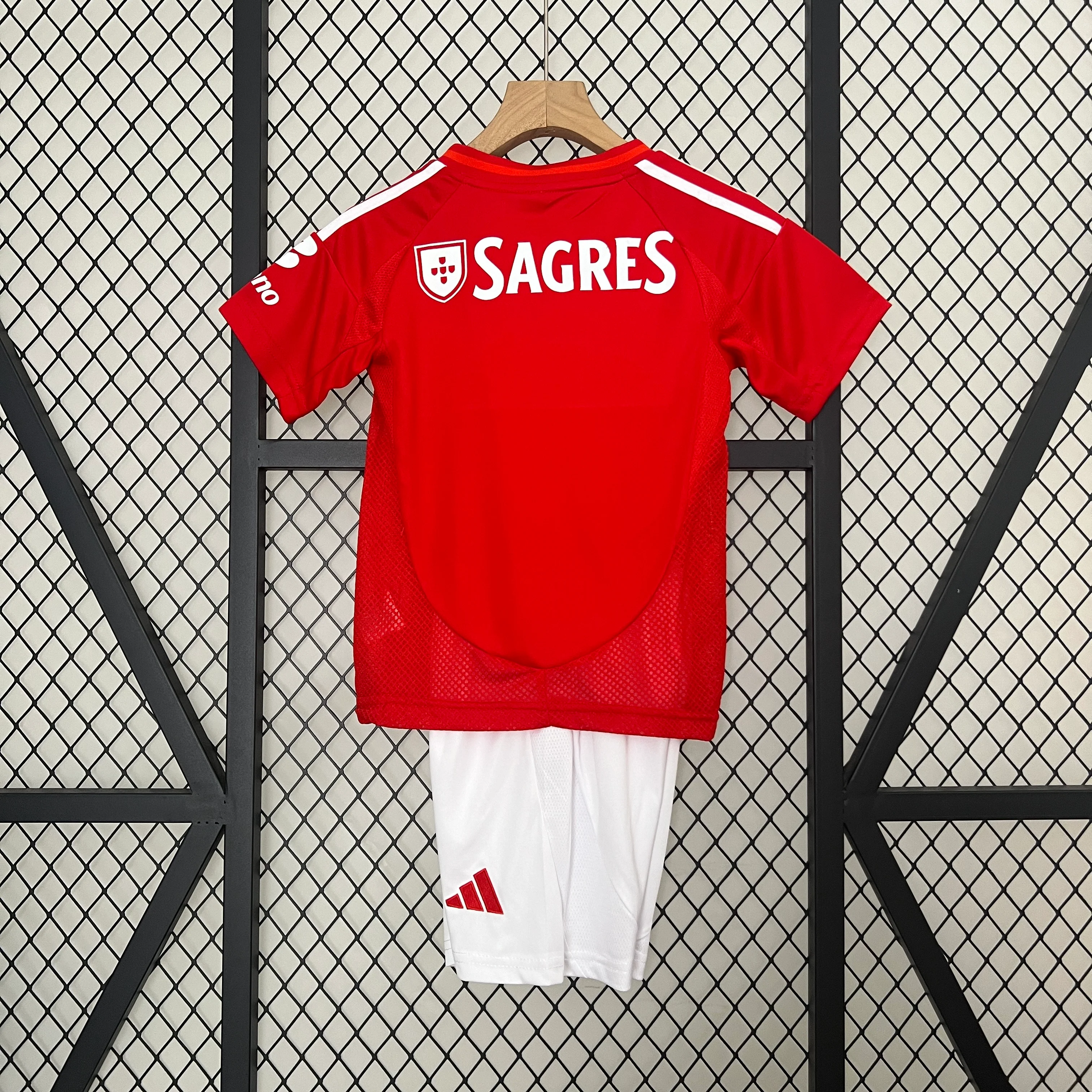 KIT INFANTIL DO BENFICA 24/25 PRINCIPAL